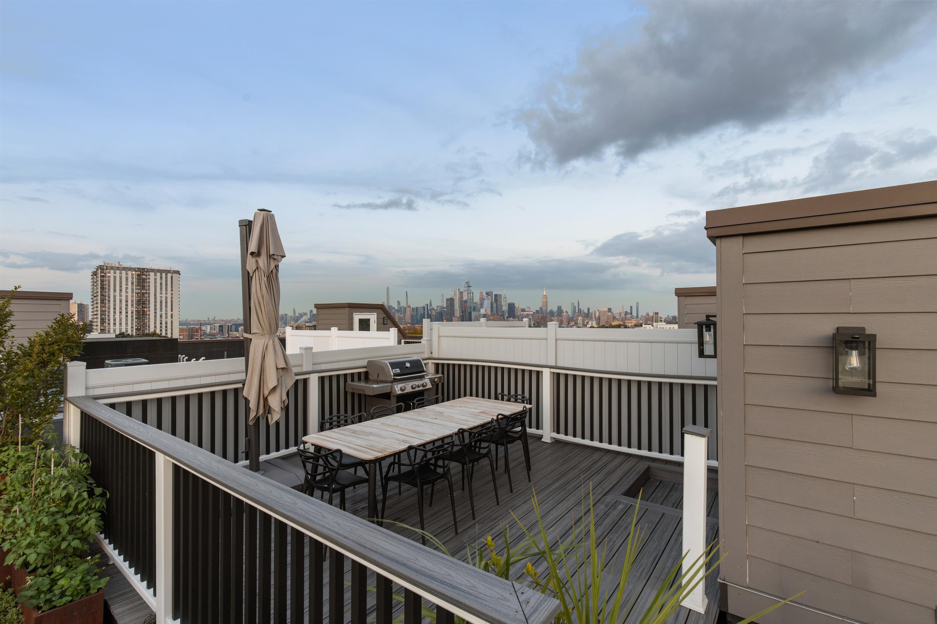 580 PALISADE AVE Unit: PH503