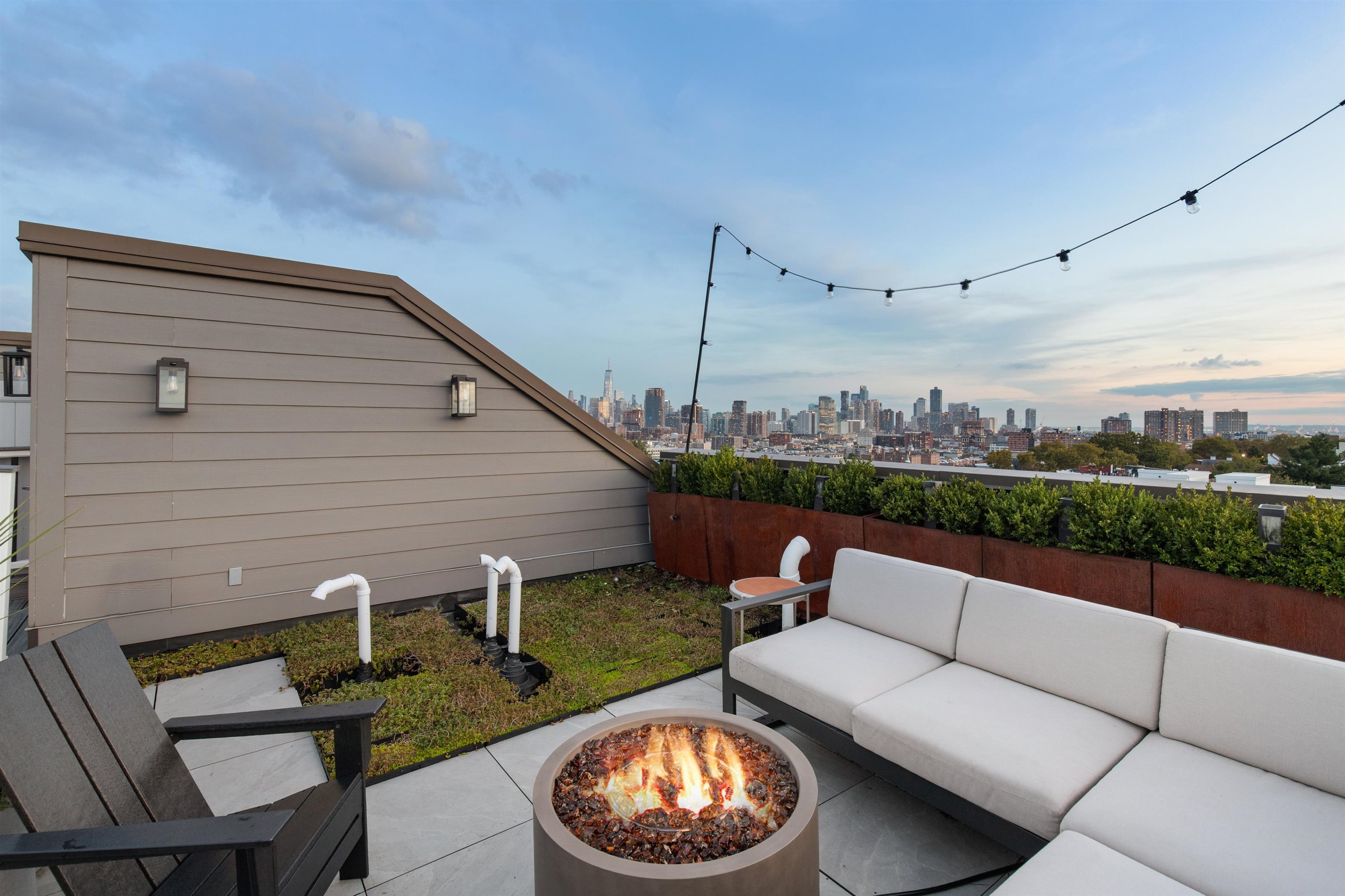 580 PALISADE AVE Unit: PH503