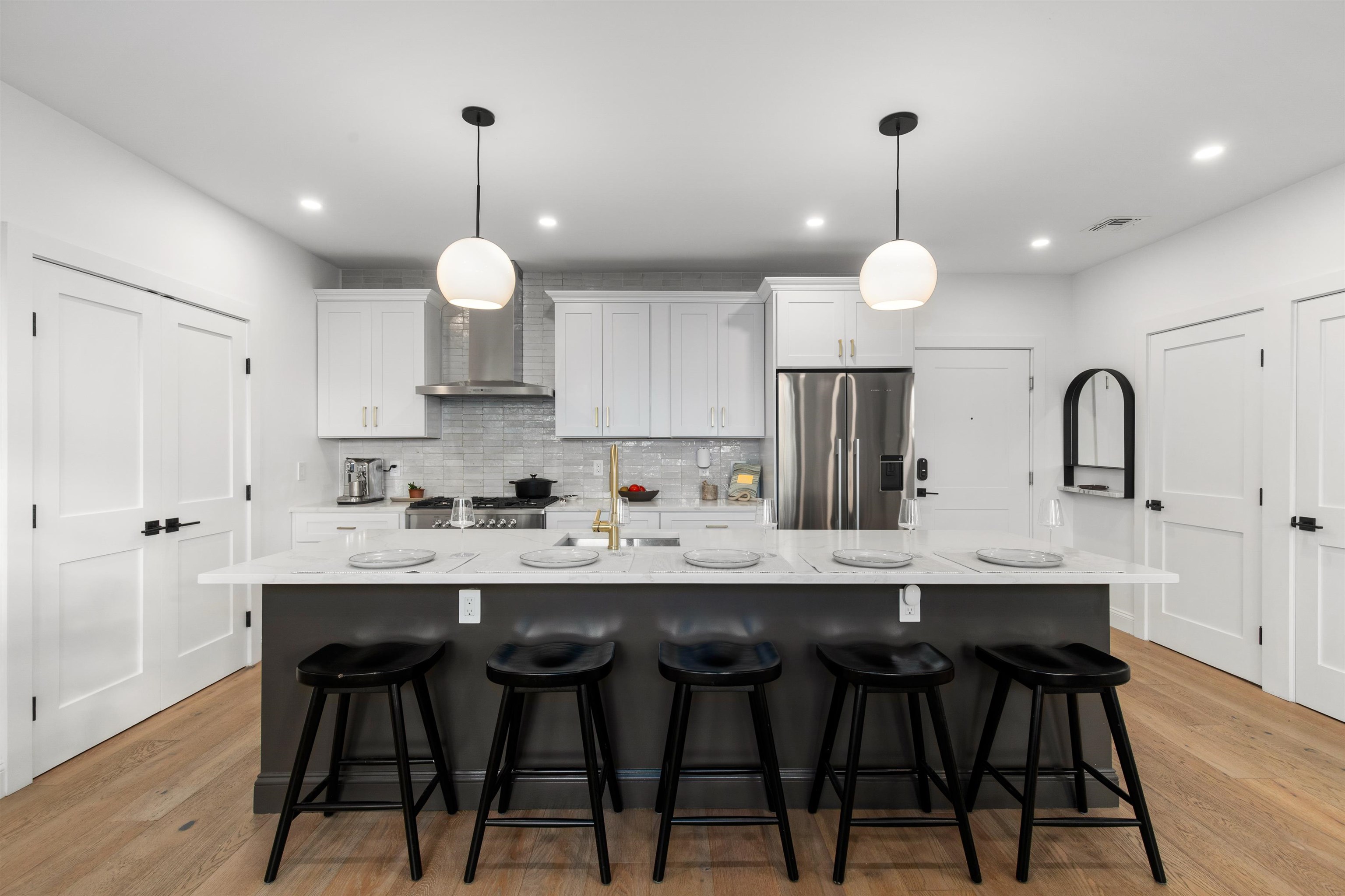 580 PALISADE AVE Unit: PH503