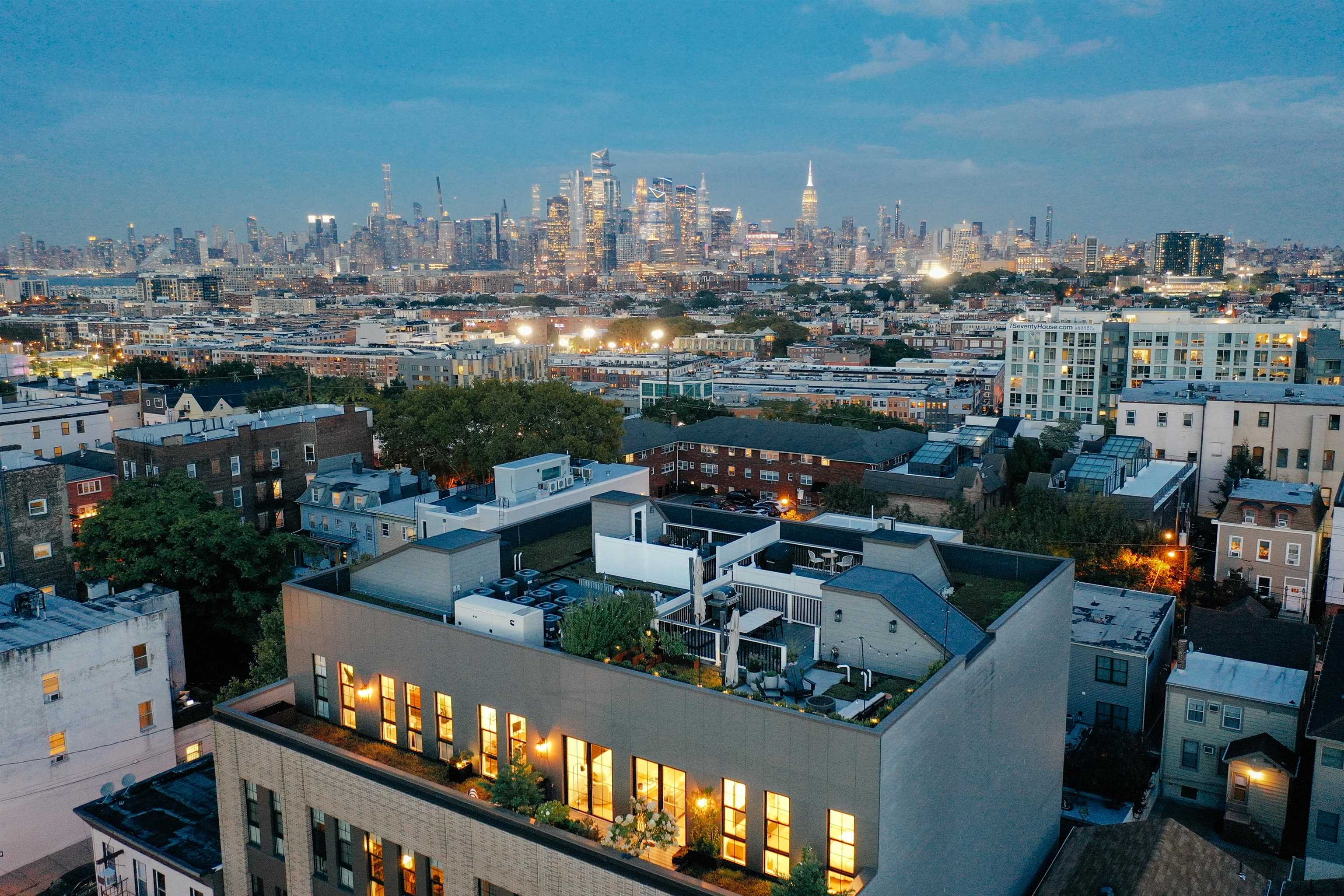 580 PALISADE AVE Unit: PH503