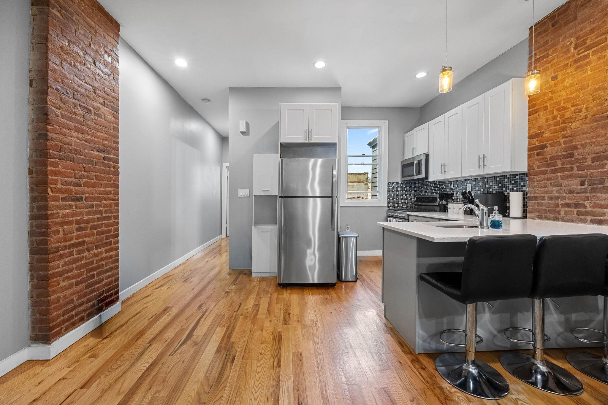 473 BERGEN AVE Unit: 2