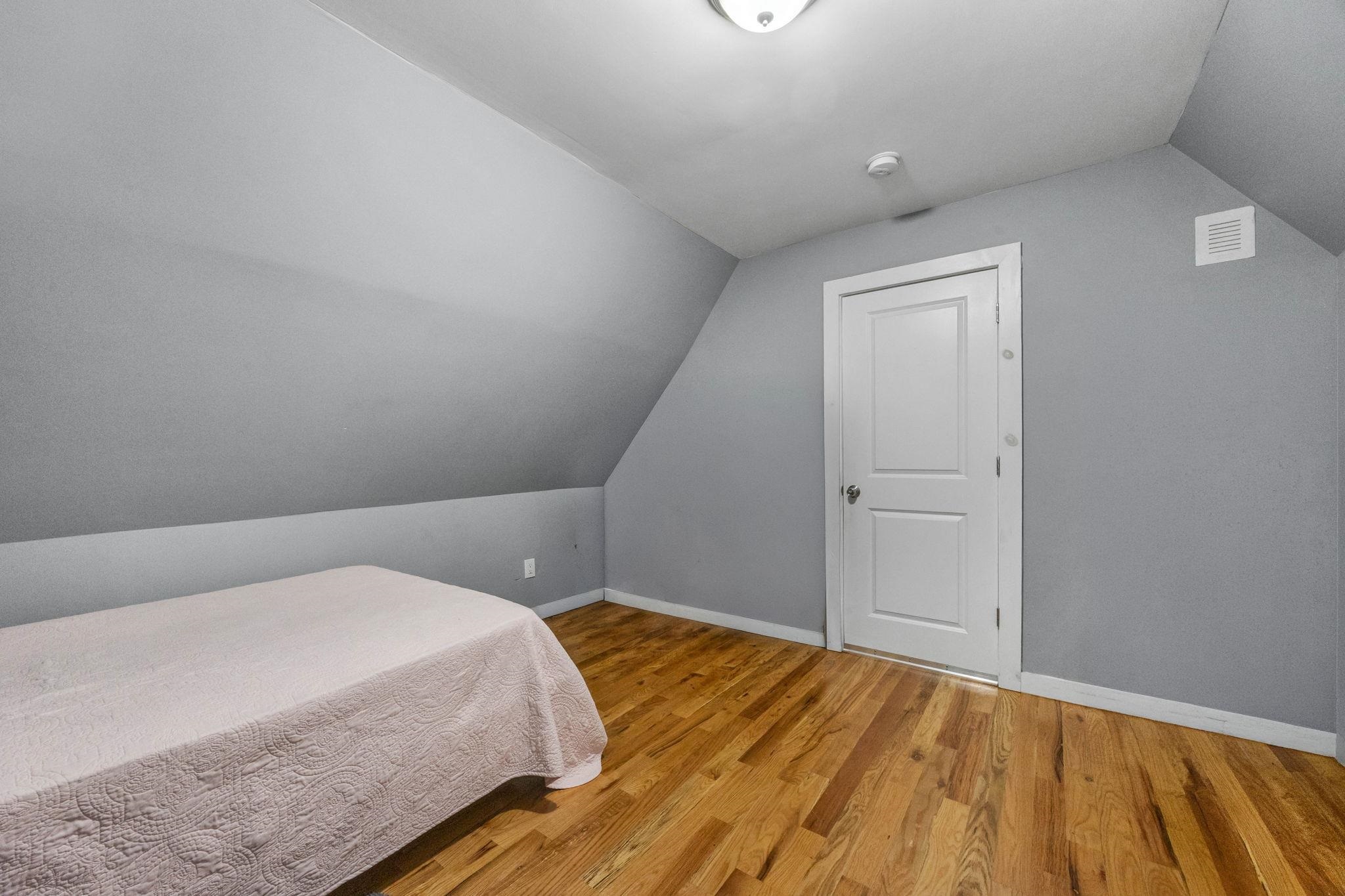 473 BERGEN AVE Unit: 2