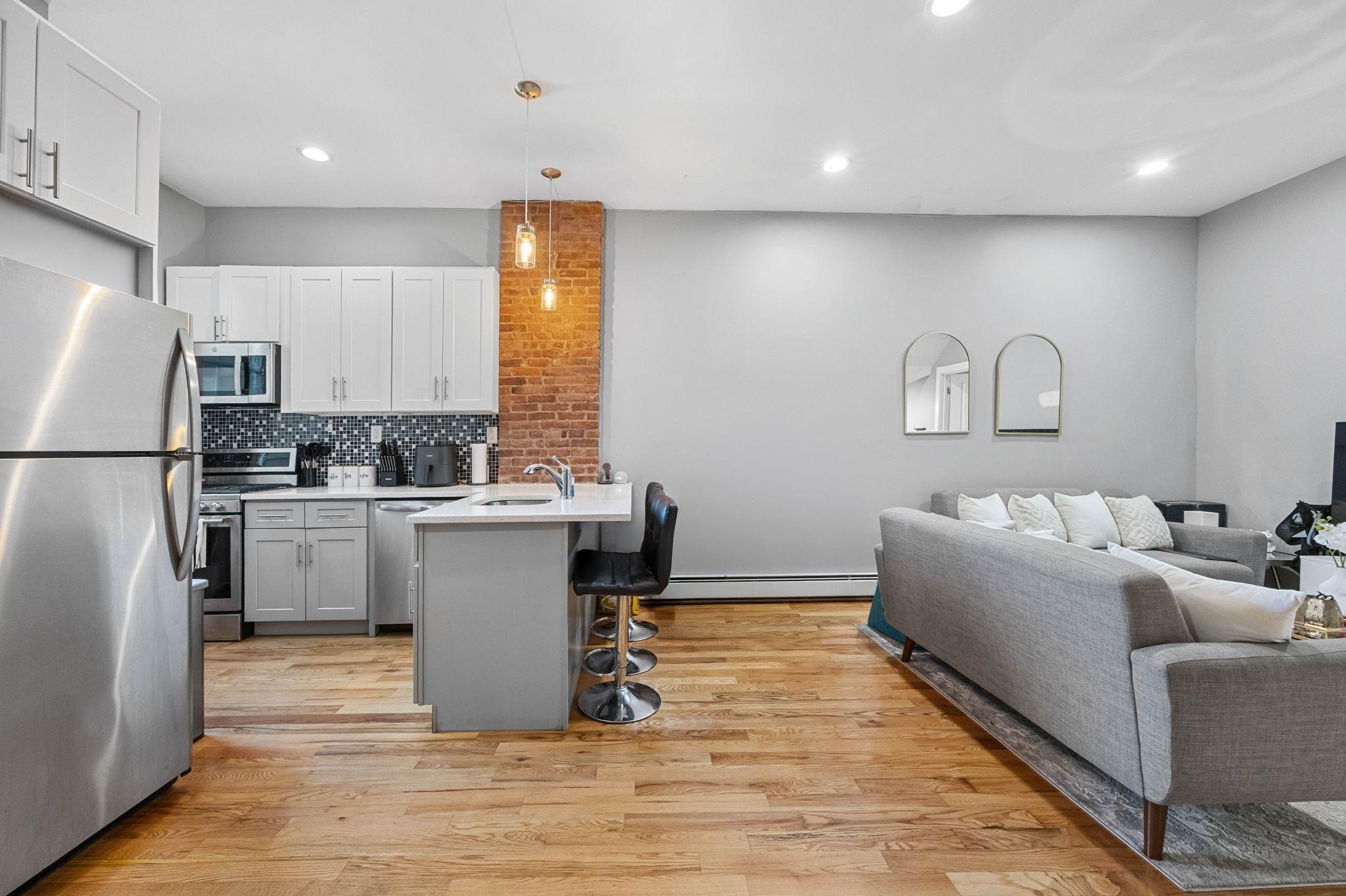 473 BERGEN AVE Unit: 2