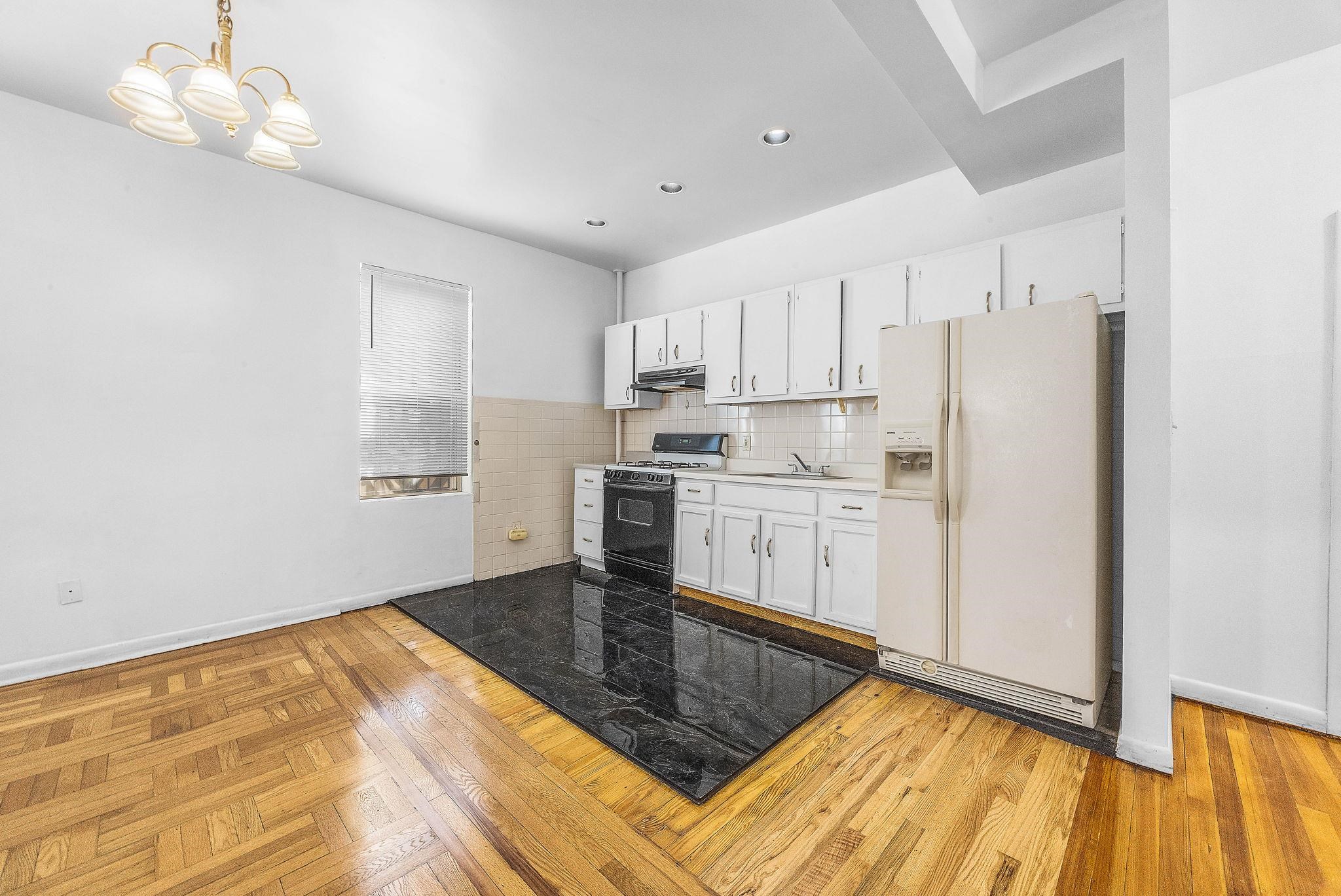 435 53RD ST Unit: A-8
