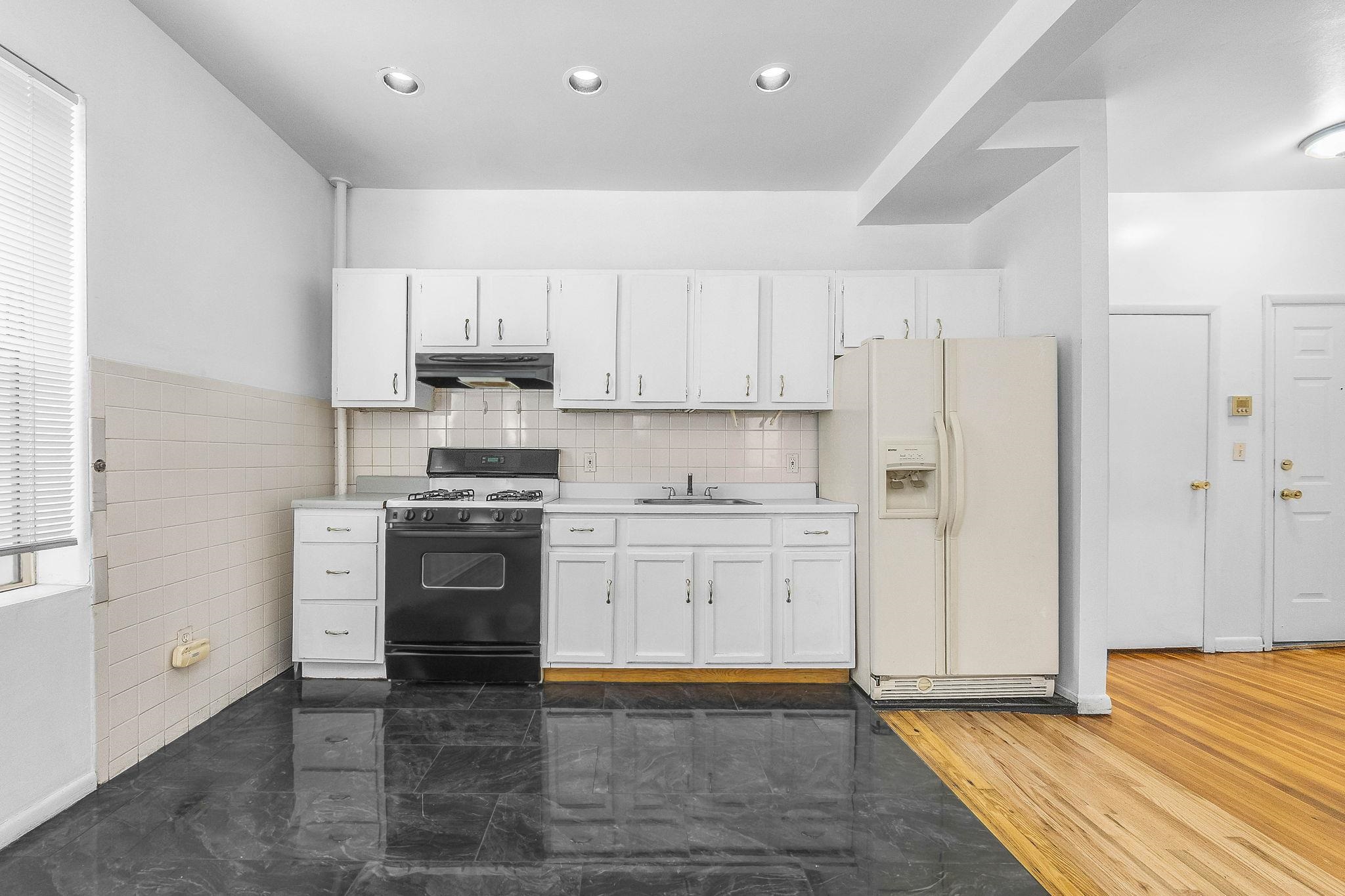 435 53RD ST Unit: A-8