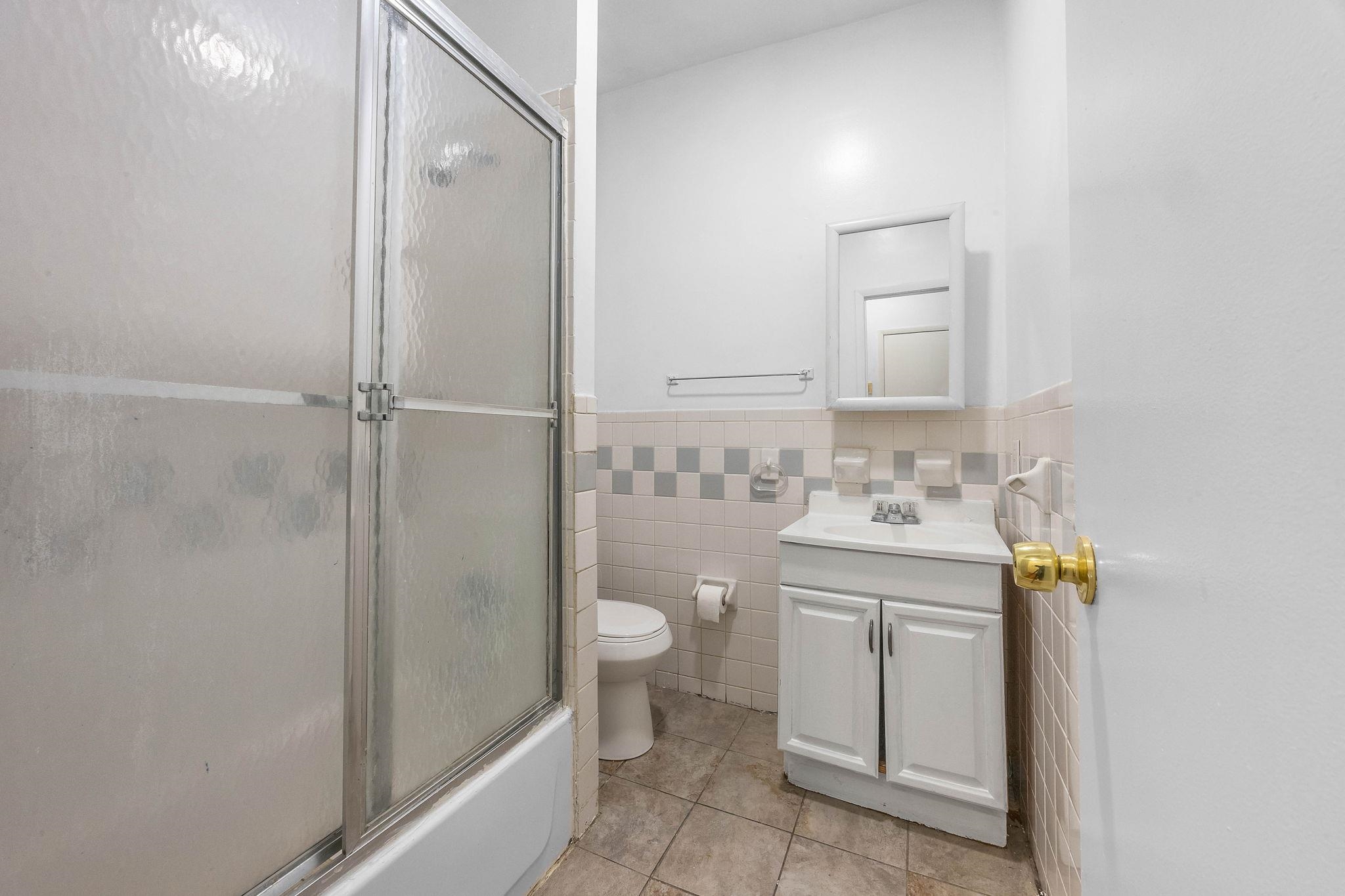 435 53RD ST Unit: A-8
