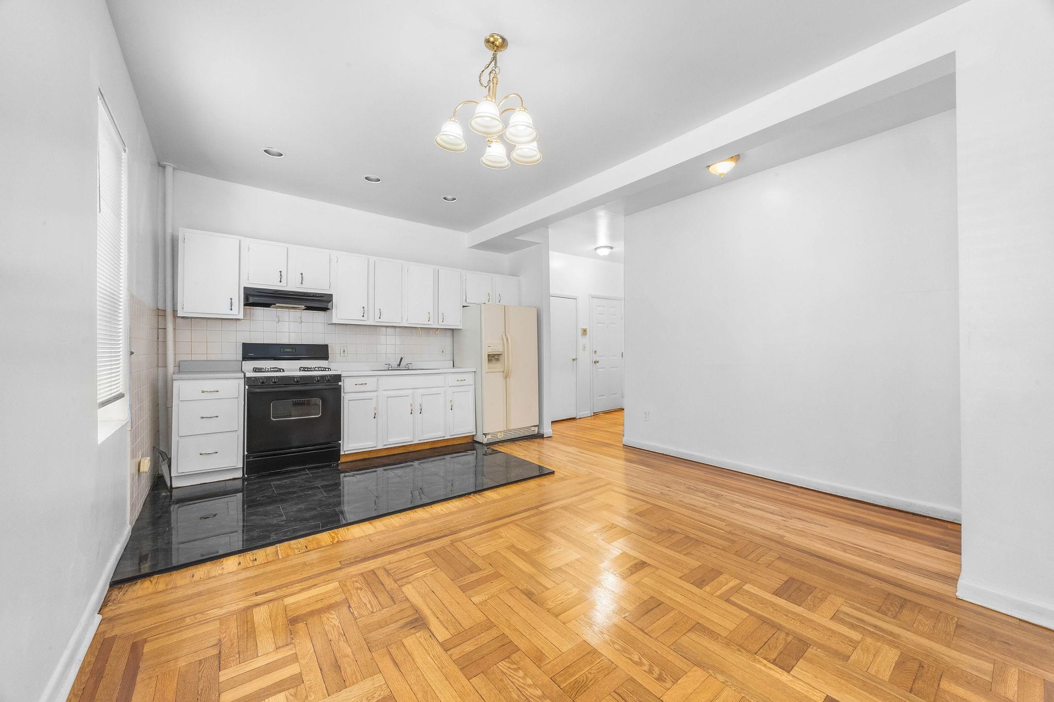 435 53RD ST Unit: A-8