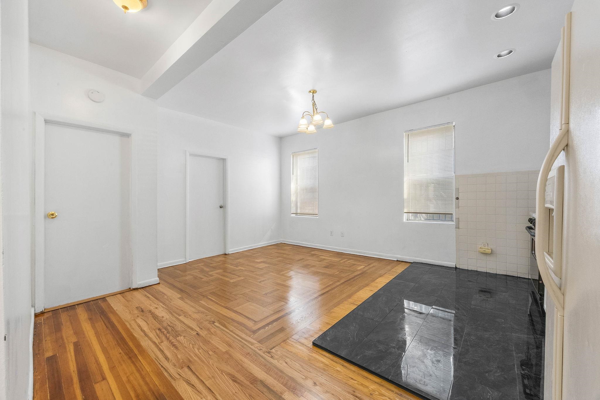 435 53RD ST Unit: A-8
