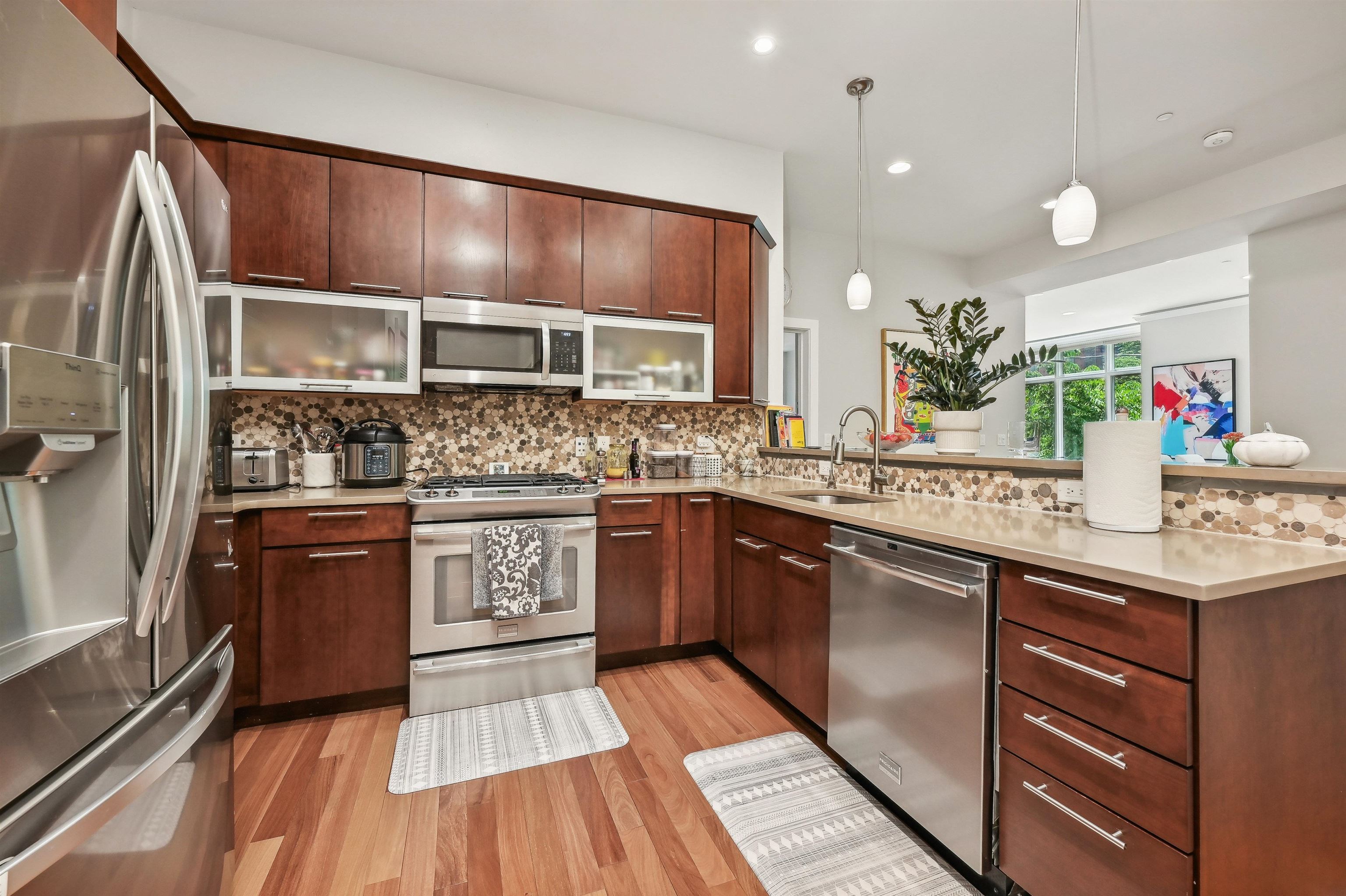 78 WAYNE ST Unit: 202