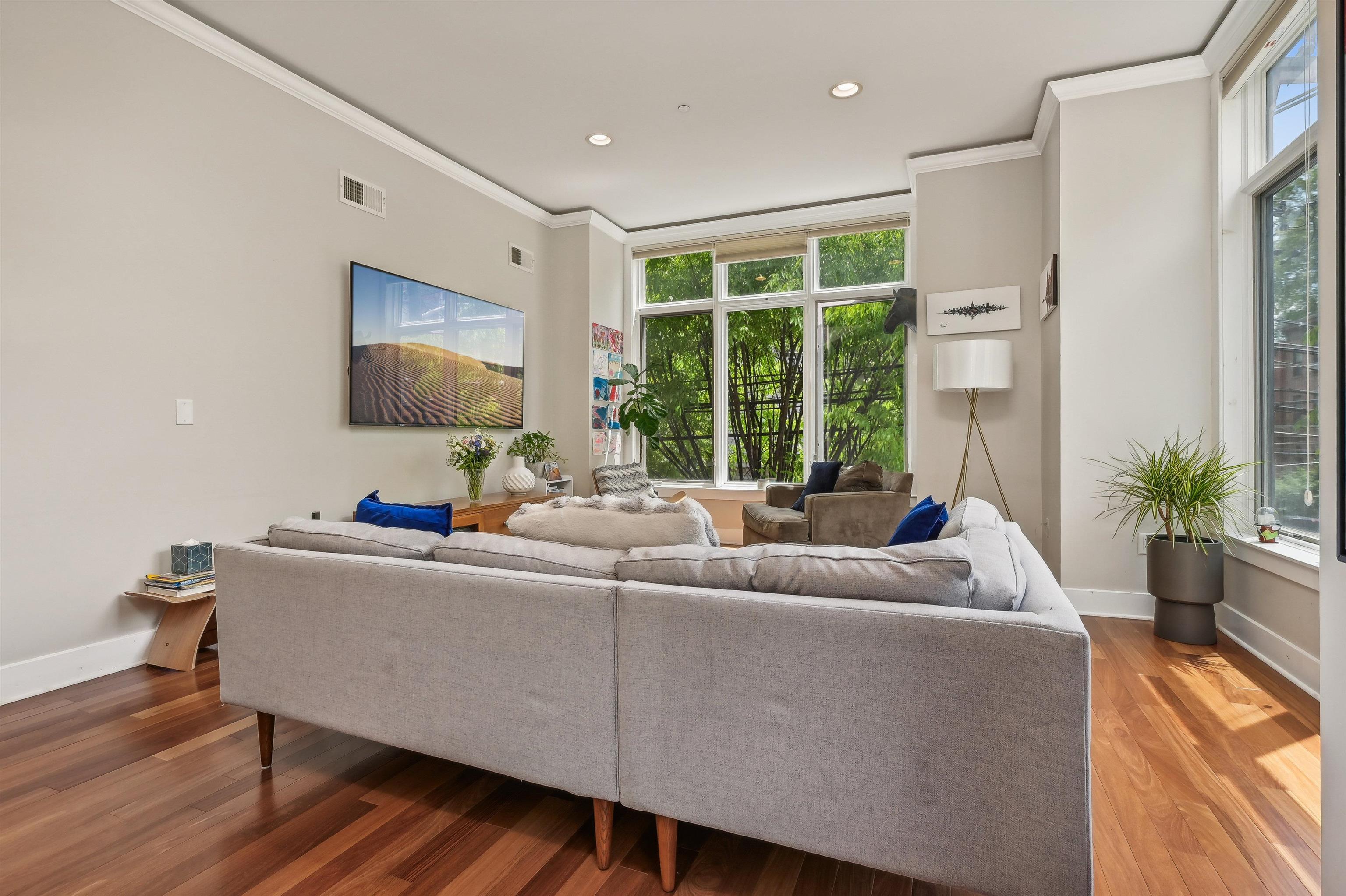 78 WAYNE ST Unit: 202