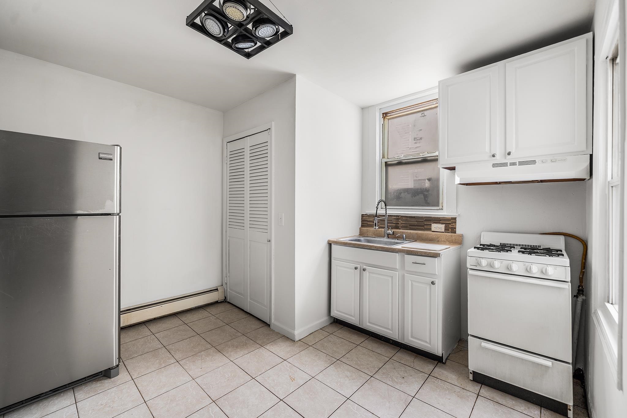306 BERGENLINE AVE