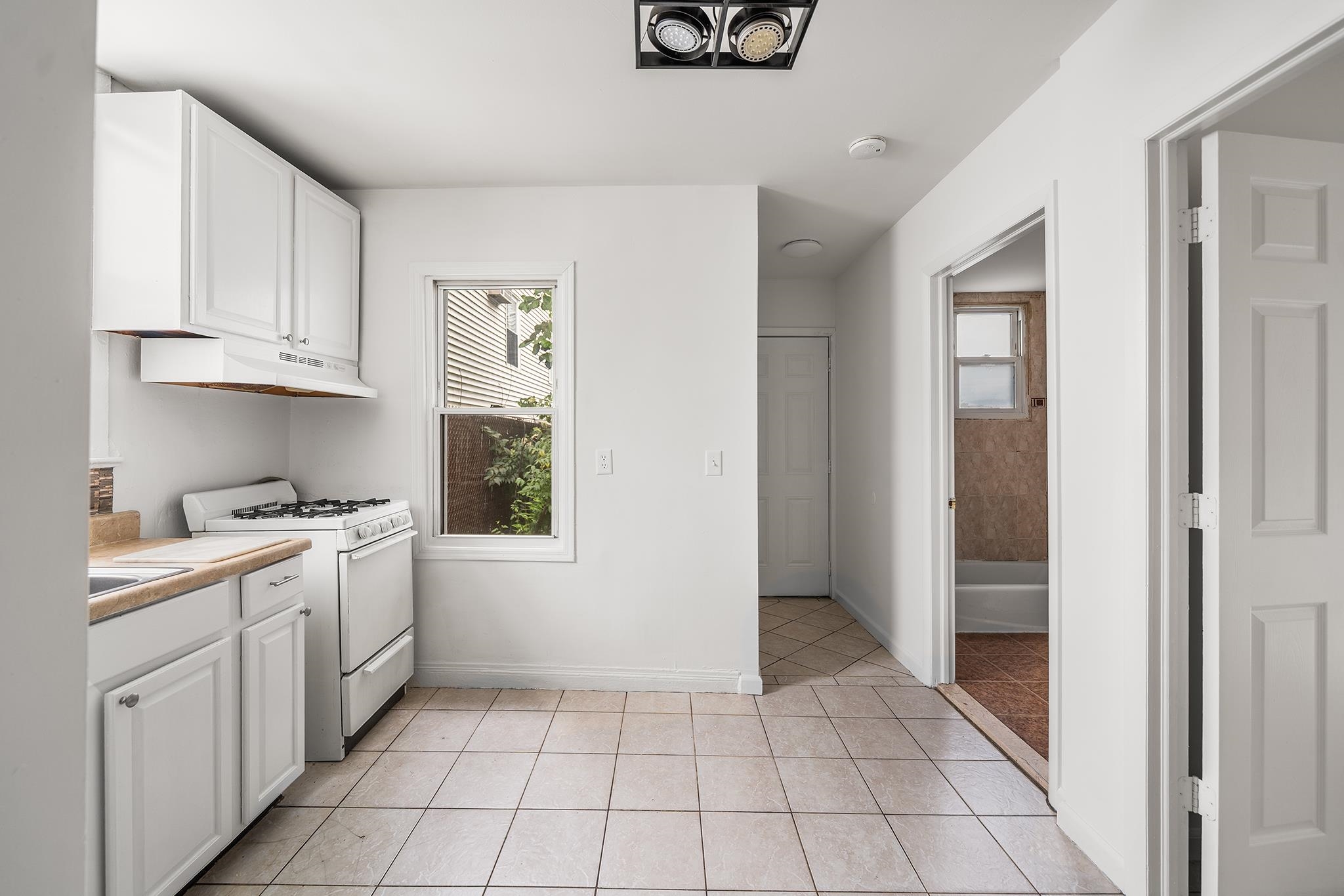 306 BERGENLINE AVE