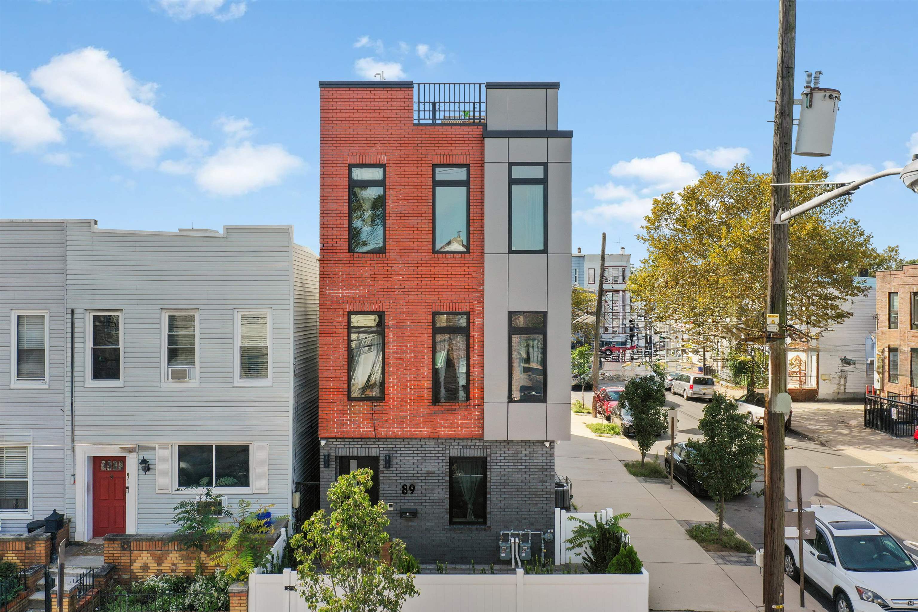 89 LINCOLN ST