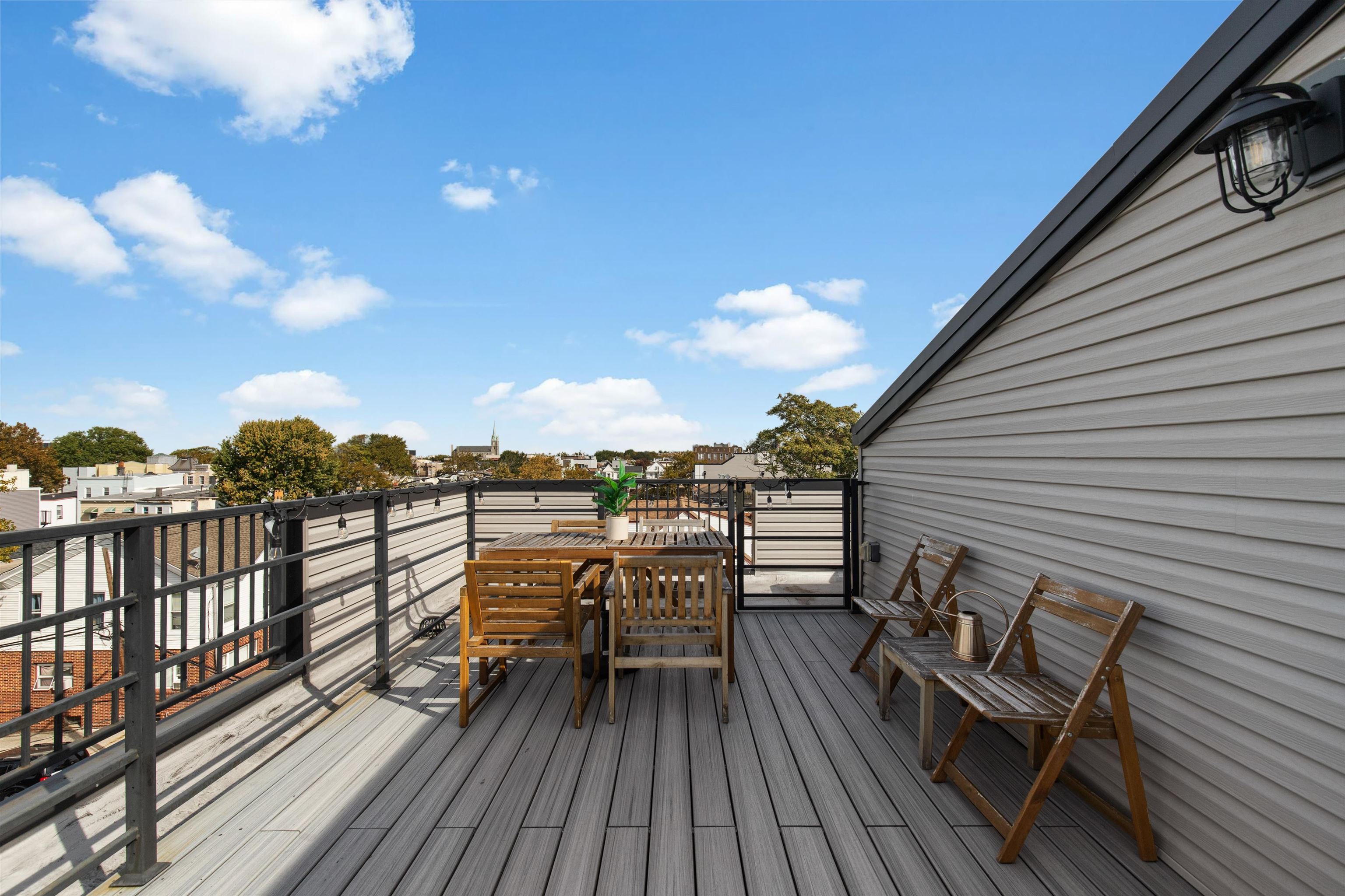 89 LINCOLN ST Unit: Townhouse