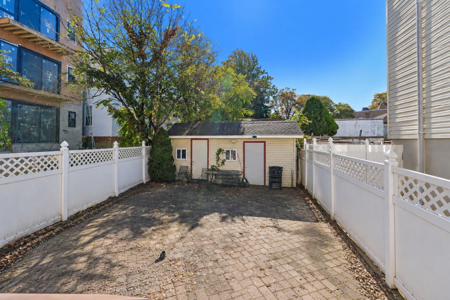 155 LEONARD ST