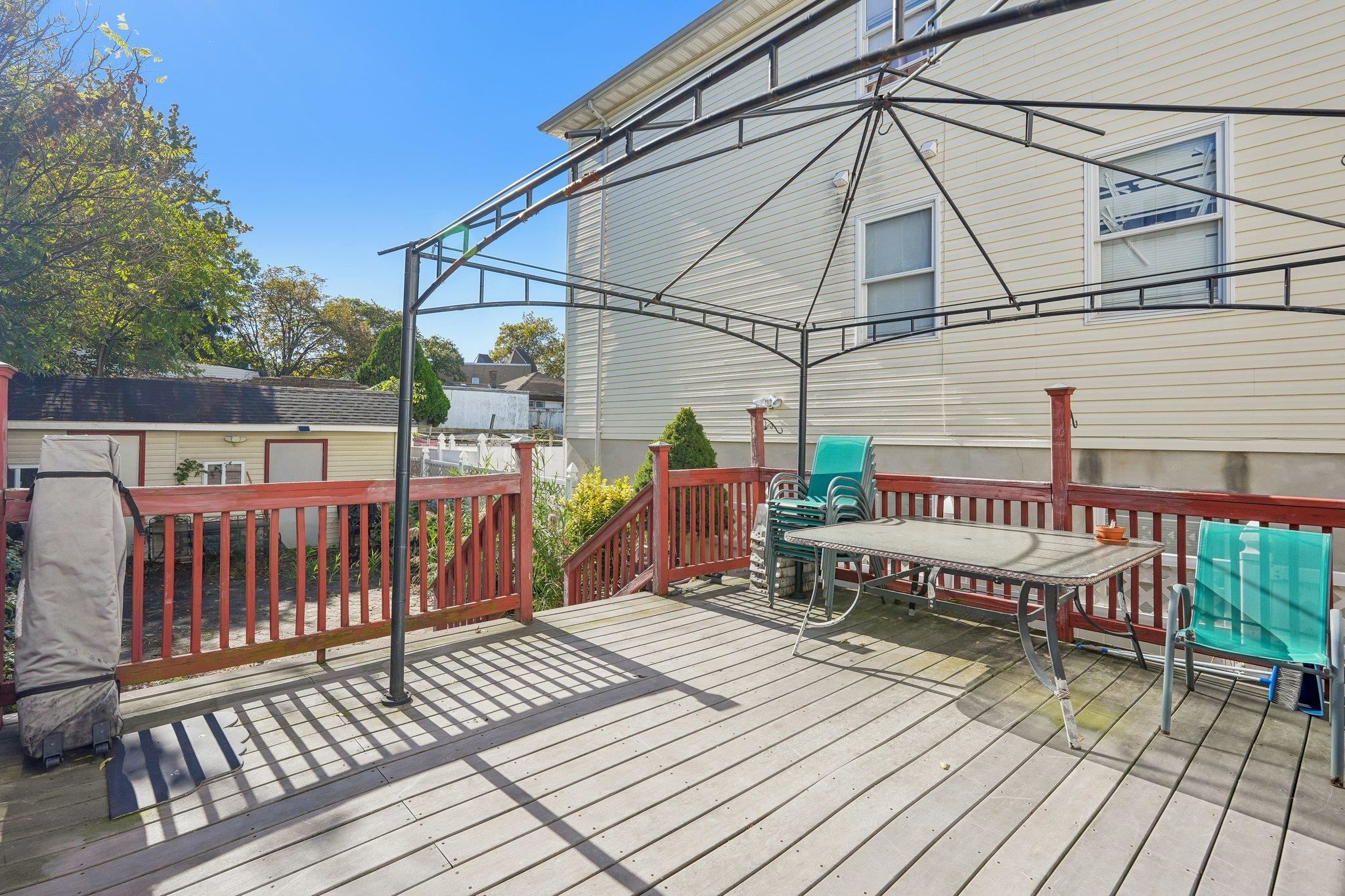155 LEONARD ST