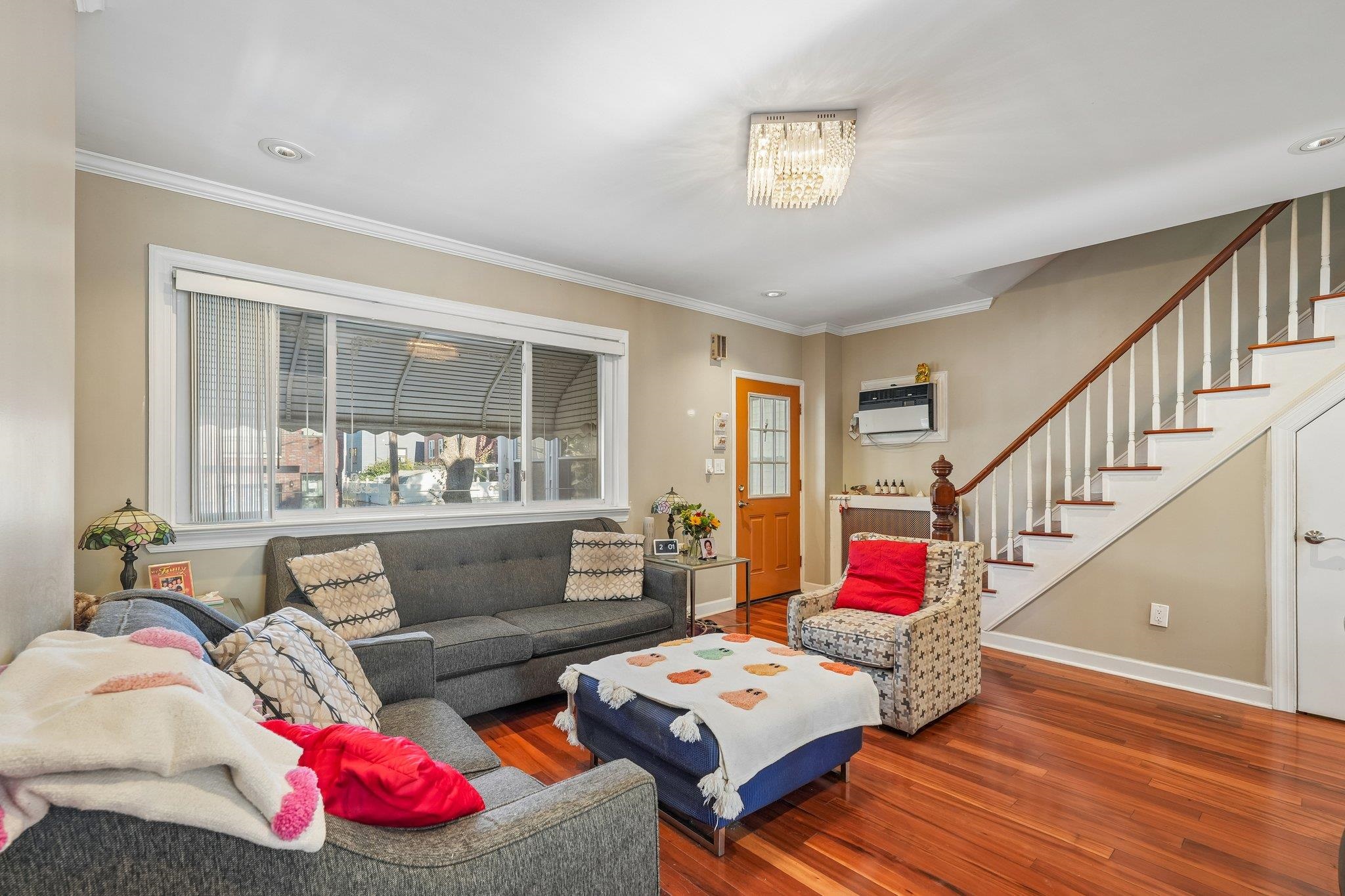 155 LEONARD ST
