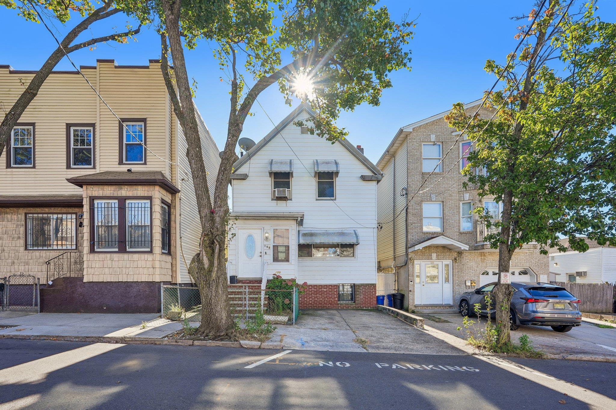 155 LEONARD ST