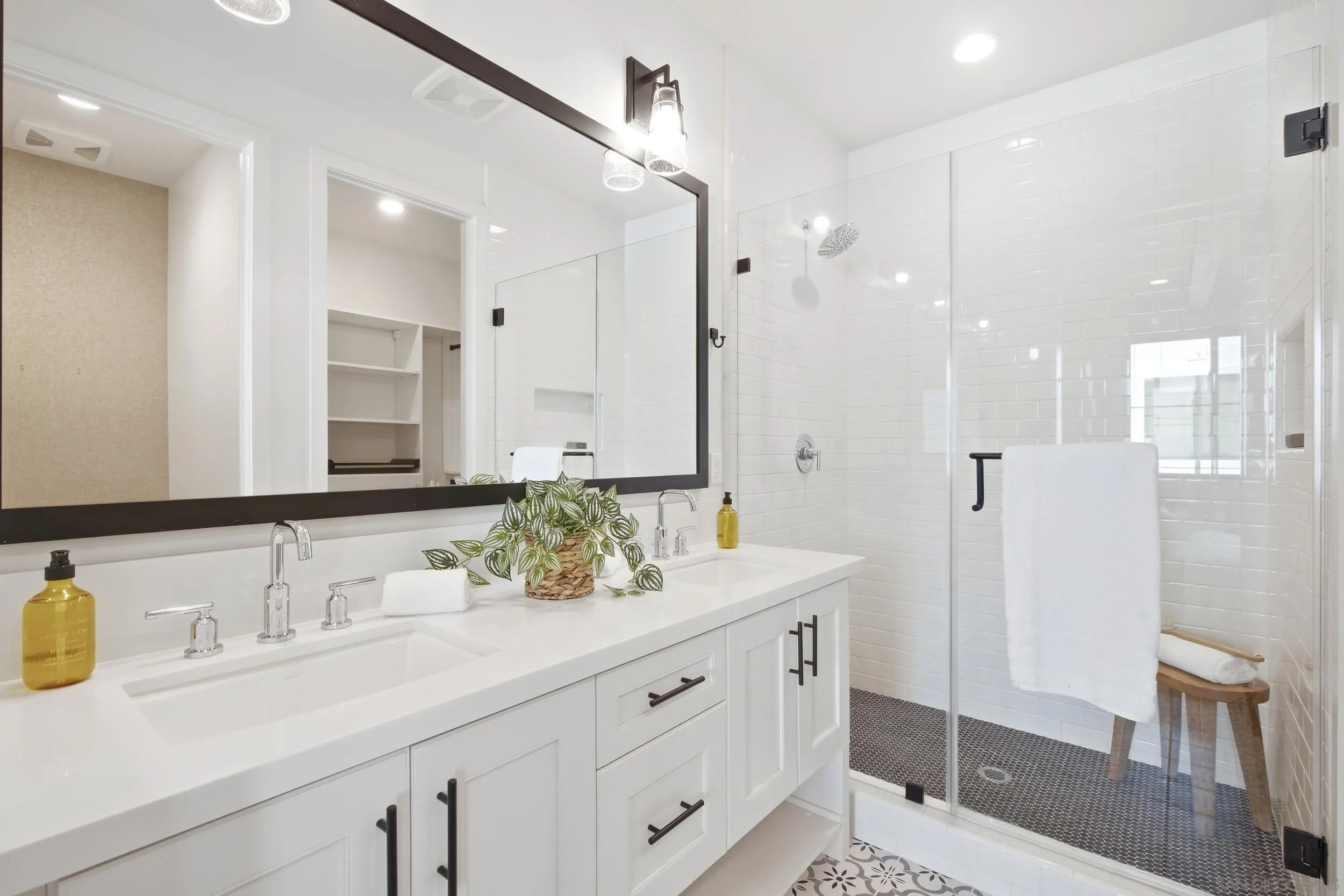 1602 San Remo Place Unit 201