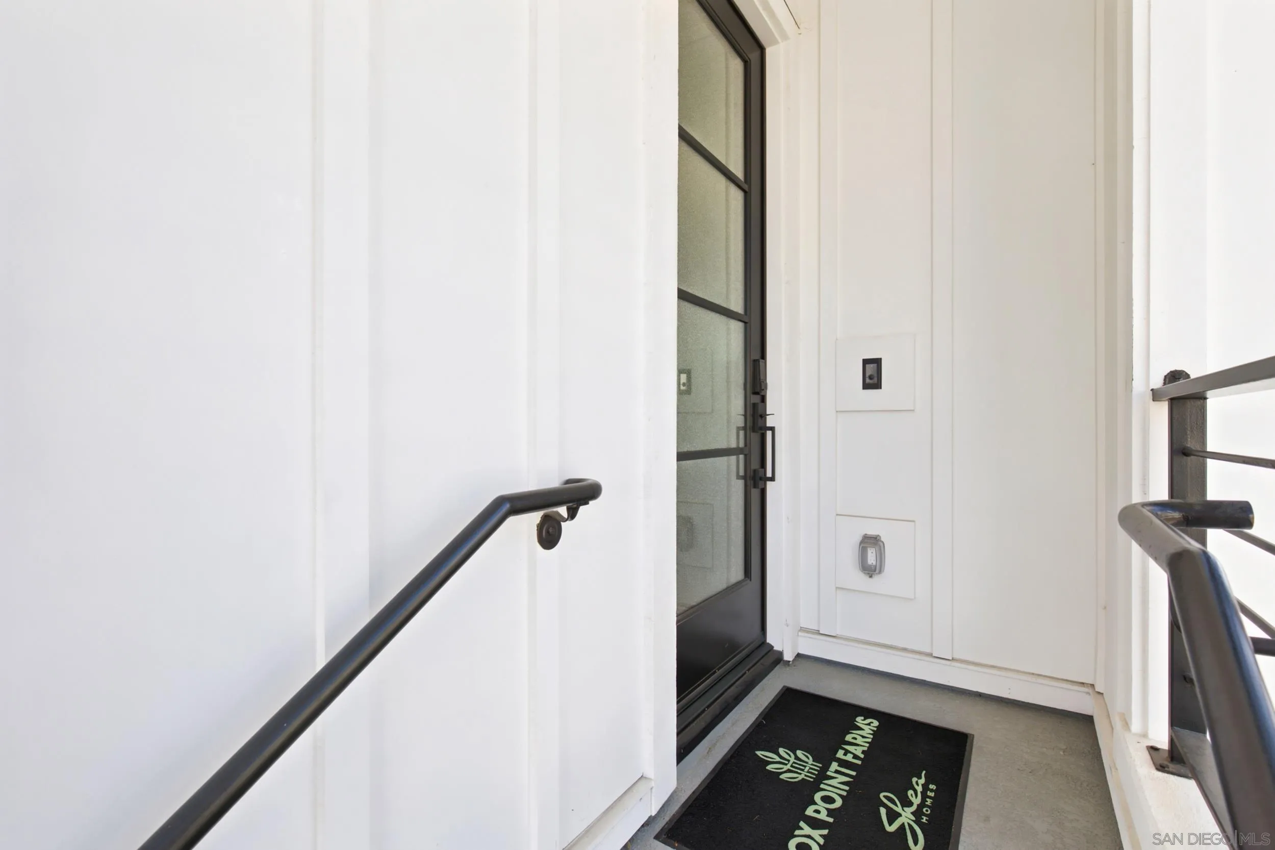 1602 San Remo Place Unit 201