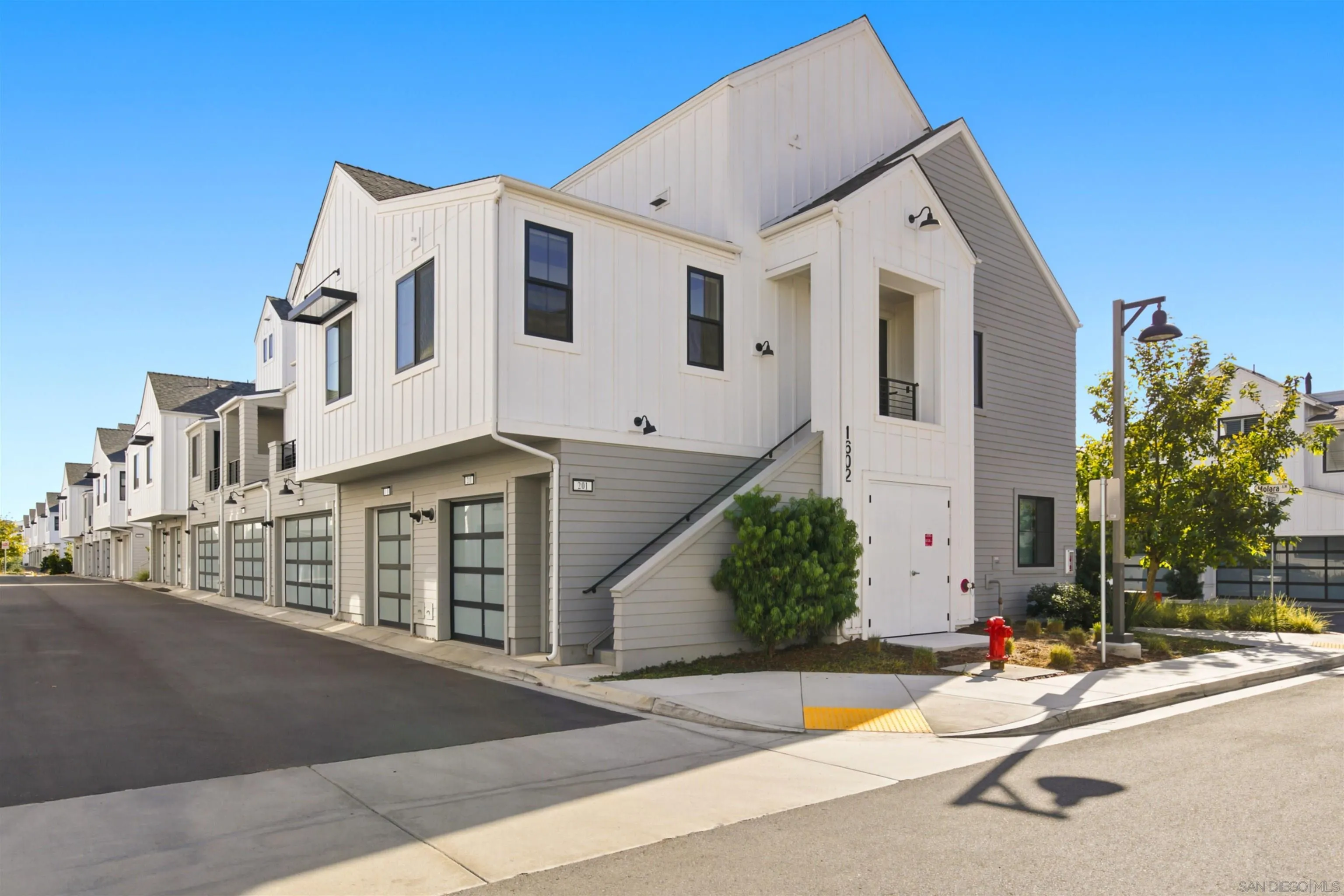 1602 San Remo Place Unit 201