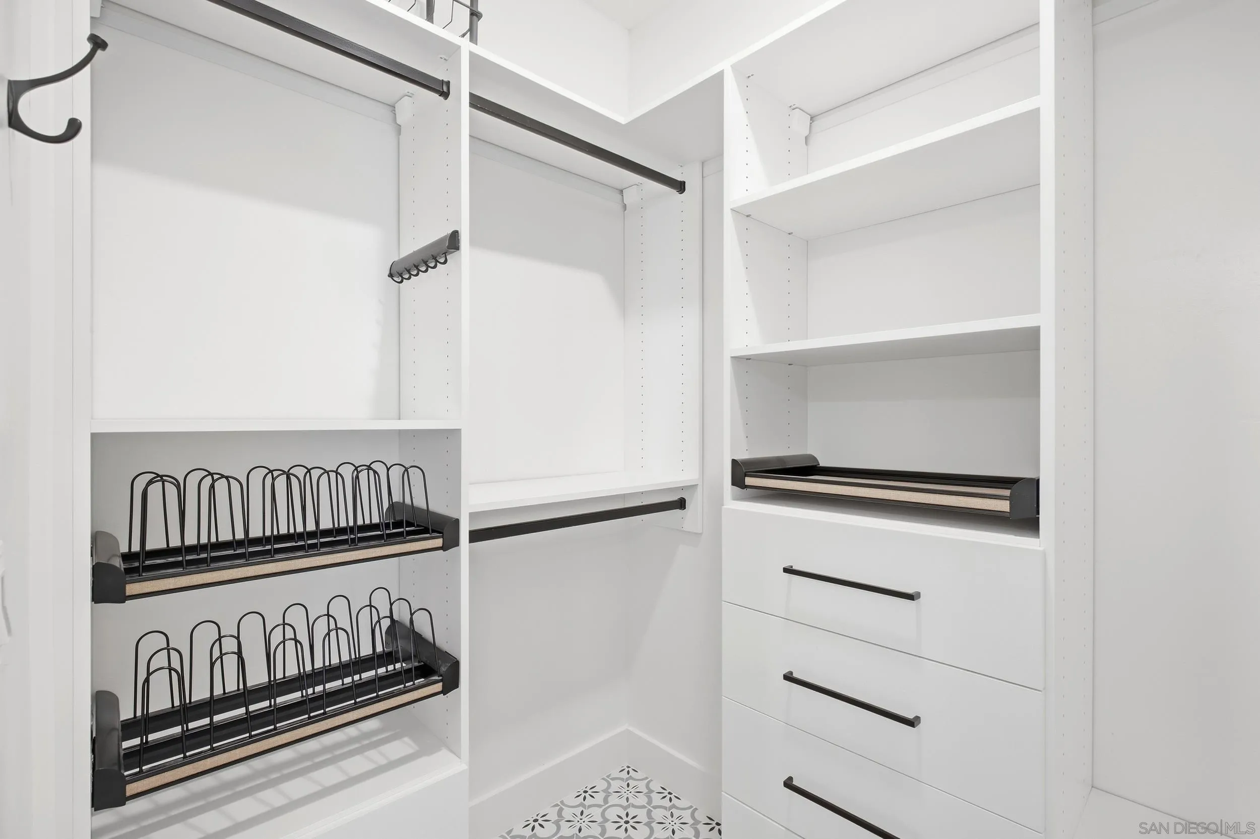 1602 San Remo Place Unit 201
