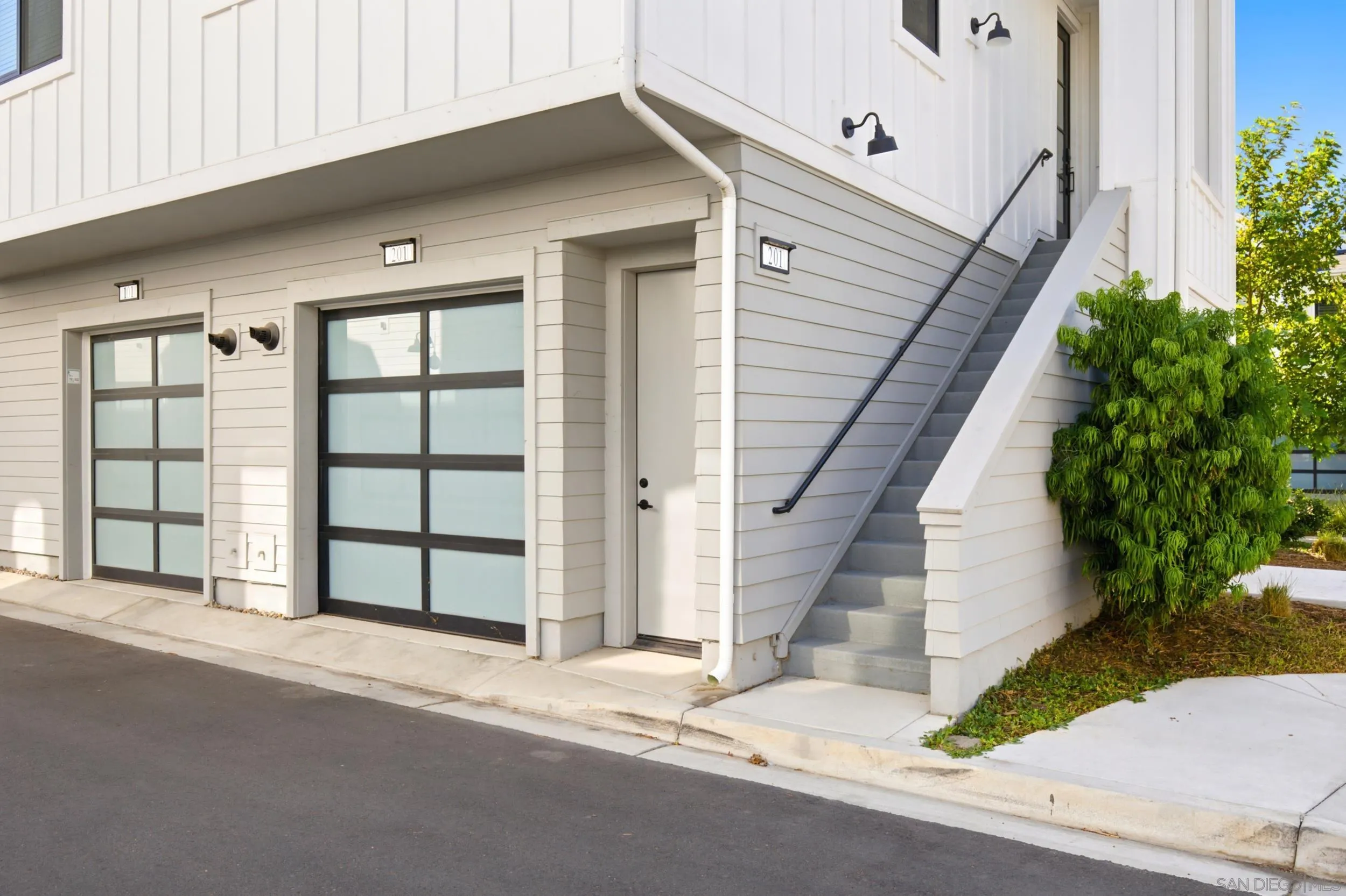 1602 San Remo Place Unit 201