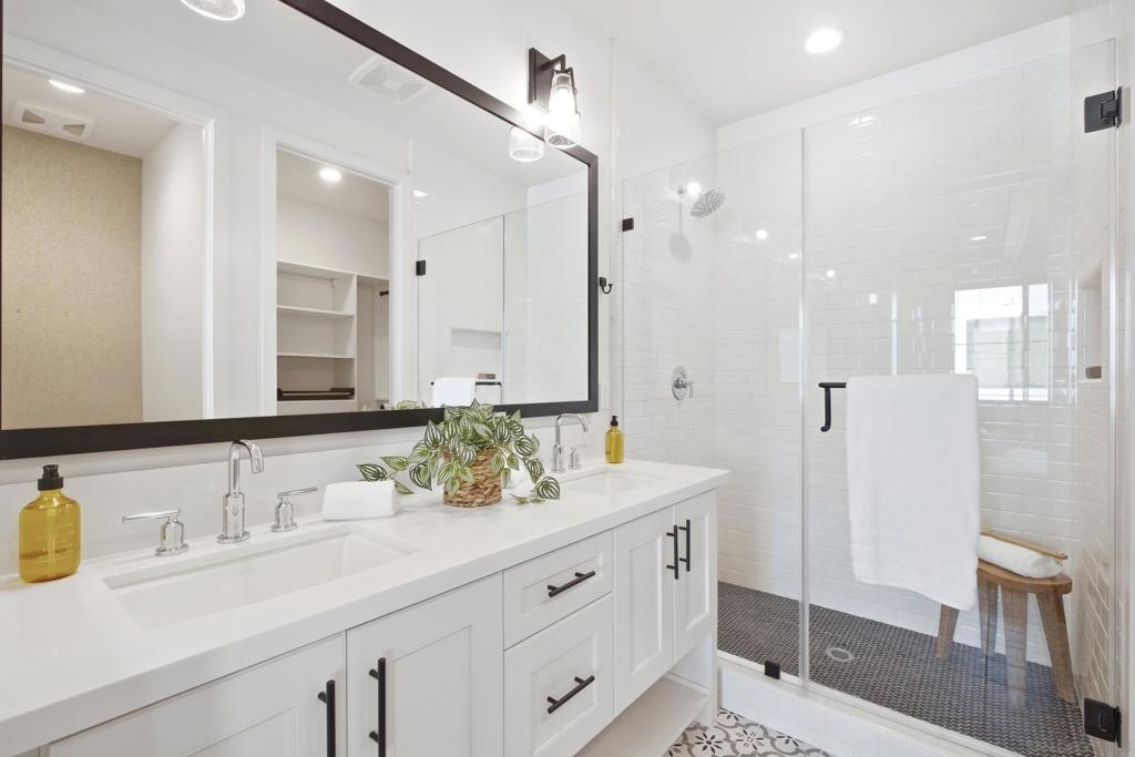 1602 San Remo Place 201