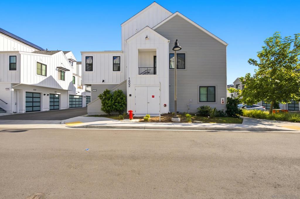 1602 San Remo Place 201