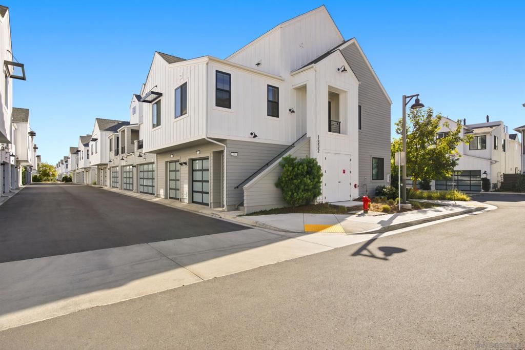 1602 San Remo Place 201