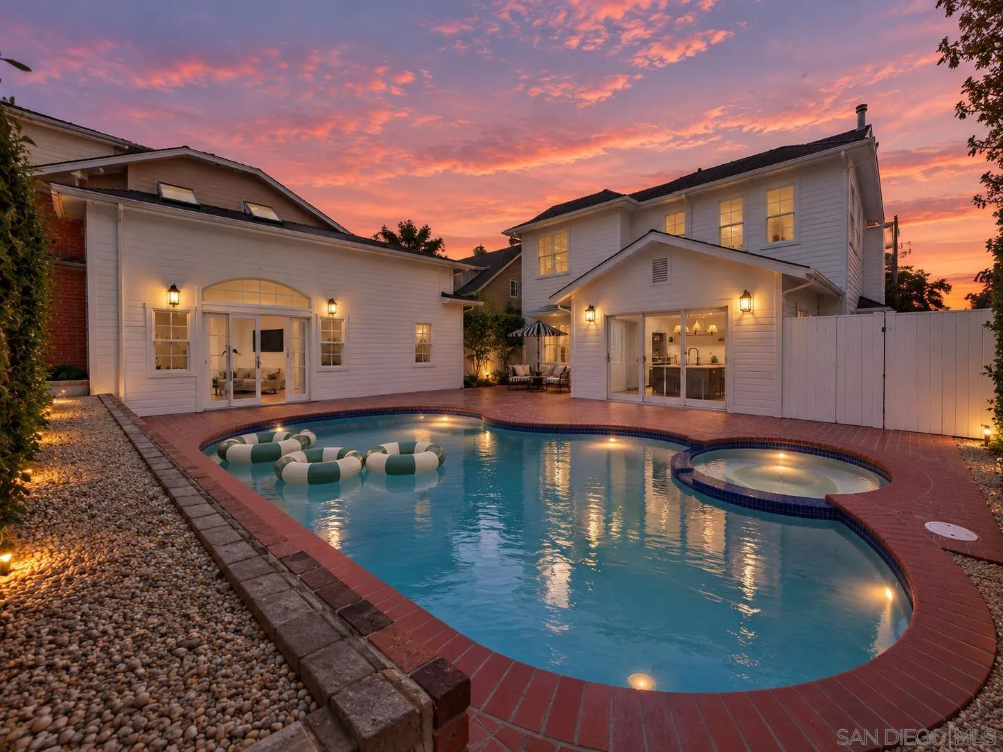 921 Court Way