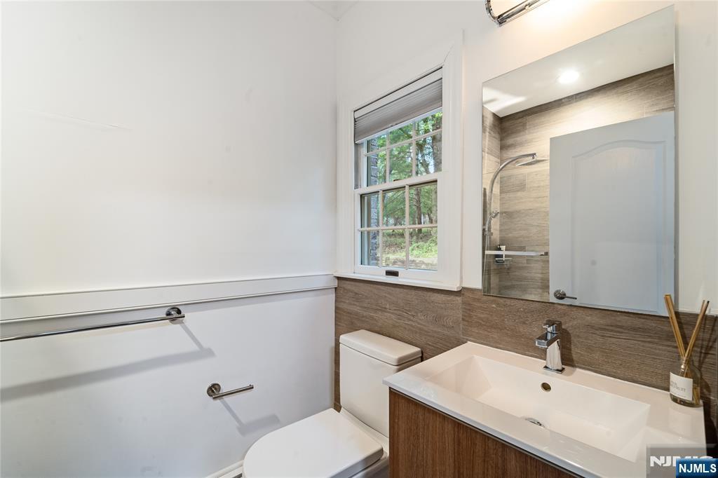 54 Mohawk Avenue