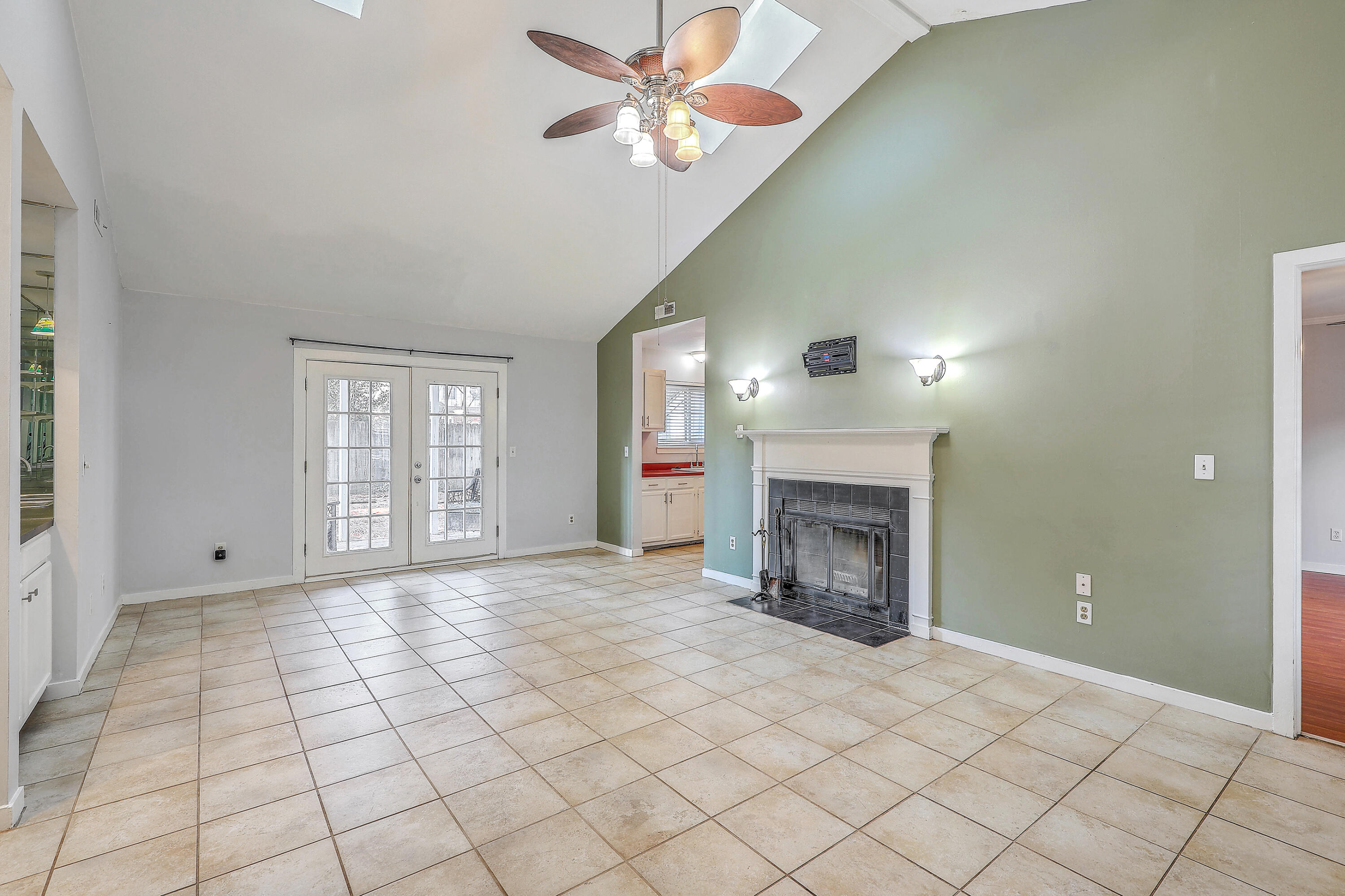 1126 Snap Dragon Court