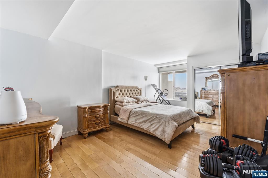 2 Horizon Road 1205