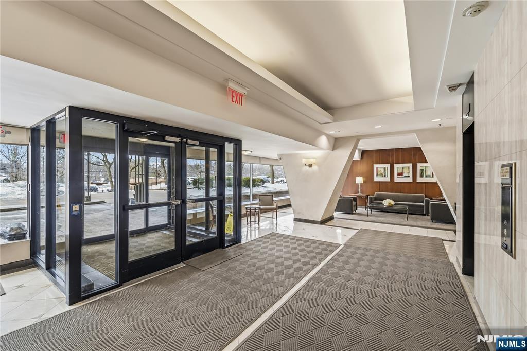 2 Horizon Road 1205