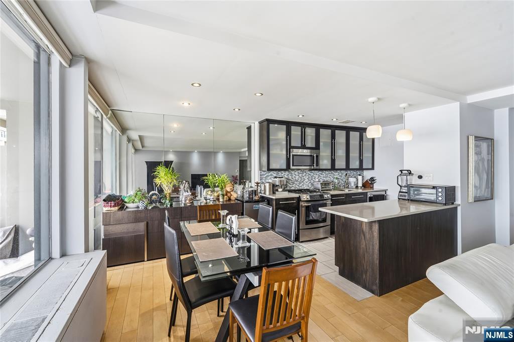 2 Horizon Road 1205