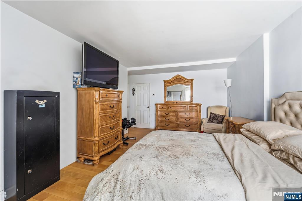 2 Horizon Road 1205