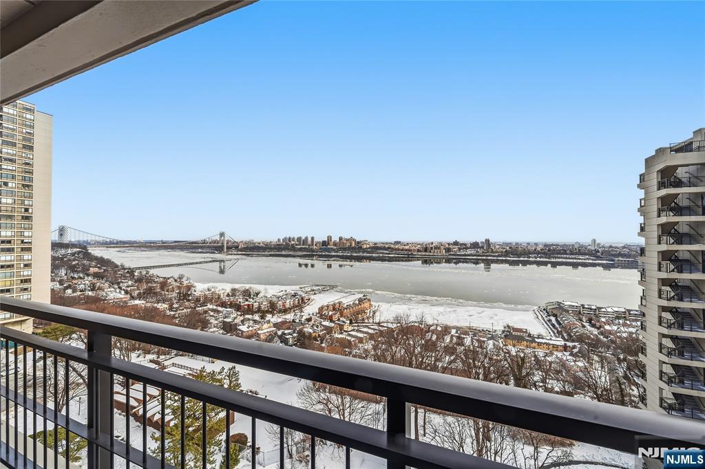 2 Horizon Road 1205