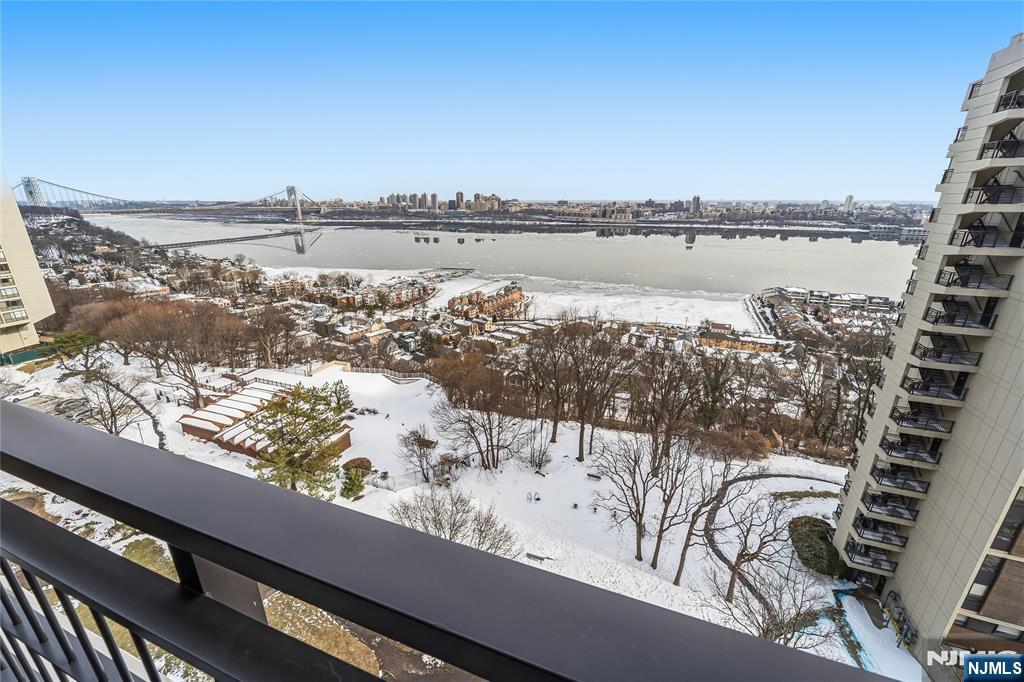 2 Horizon Road 1205