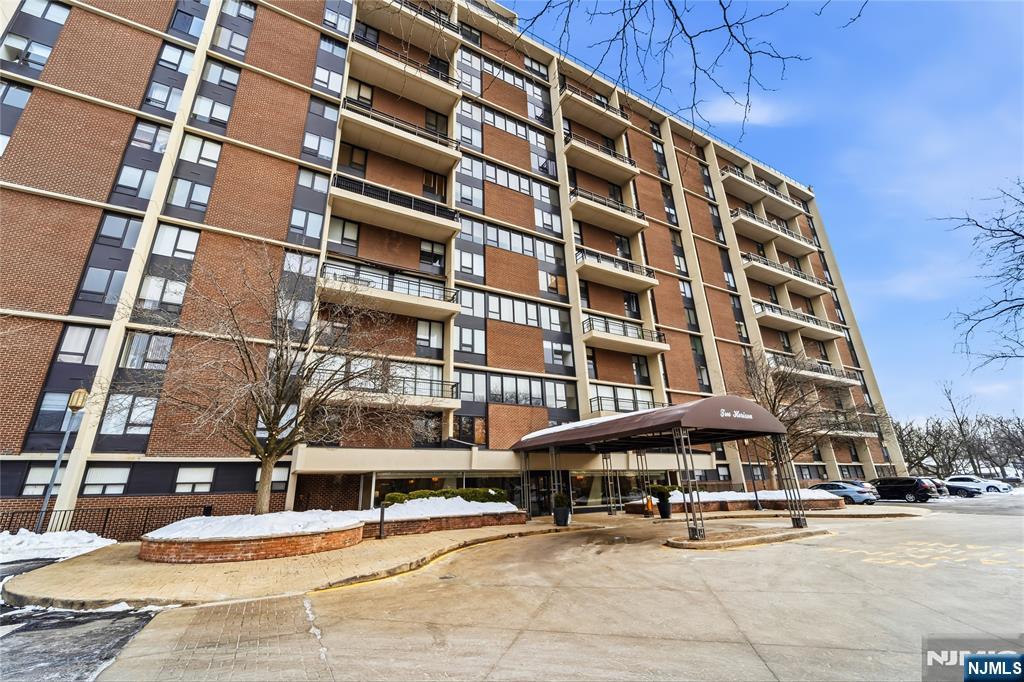 2 Horizon Road 1205