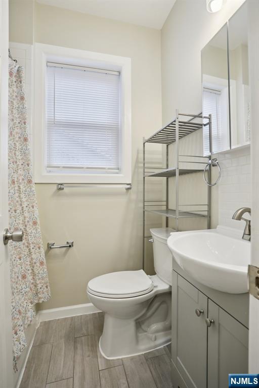 523 Grand Avenue 1R