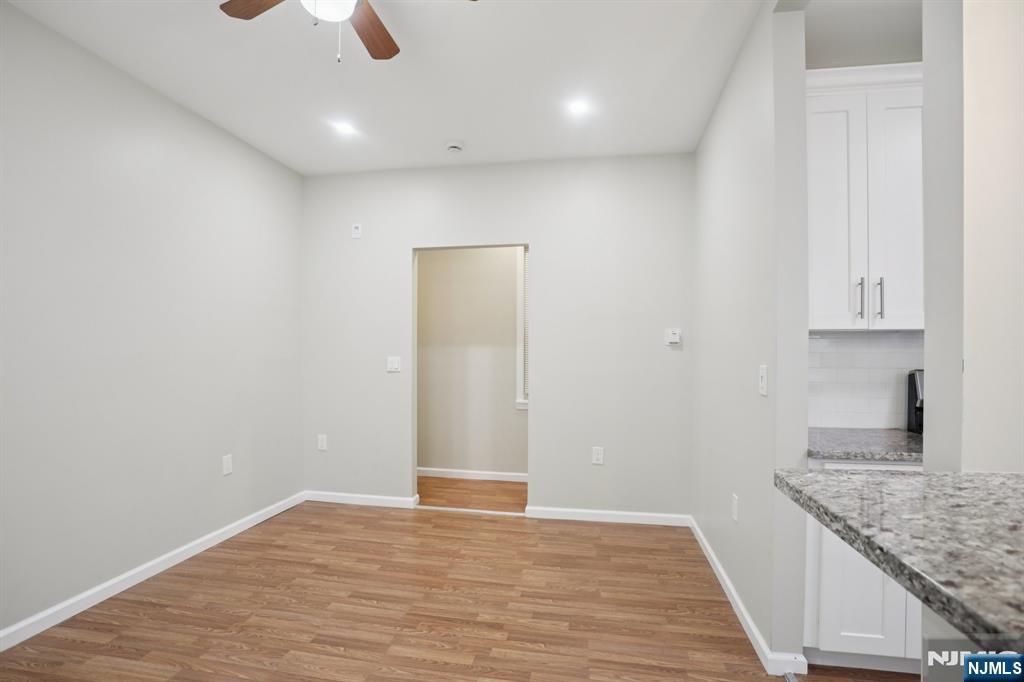 523 Grand Avenue 1R