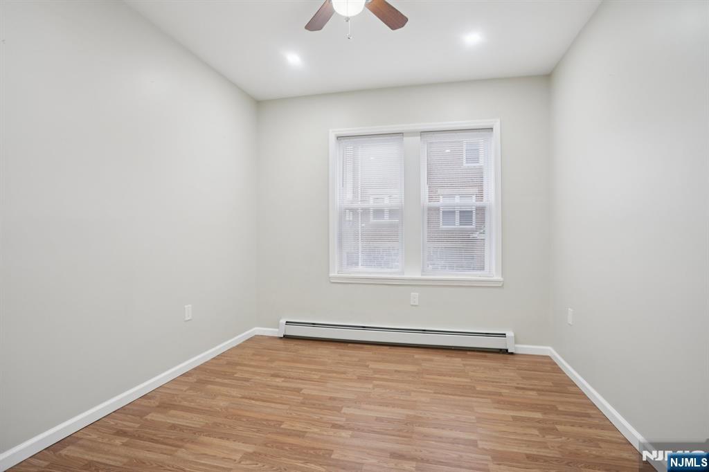 523 Grand Avenue 1R