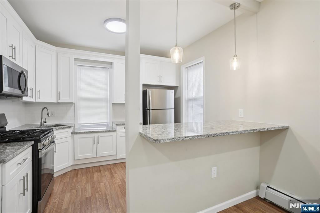523 Grand Avenue 1R