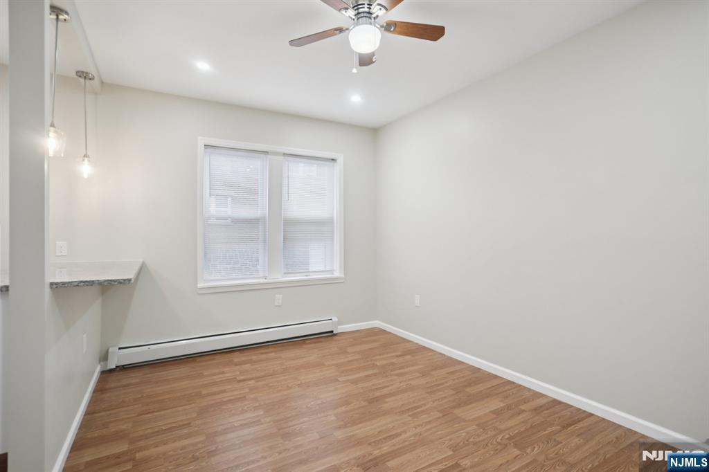 523 Grand Avenue 1R