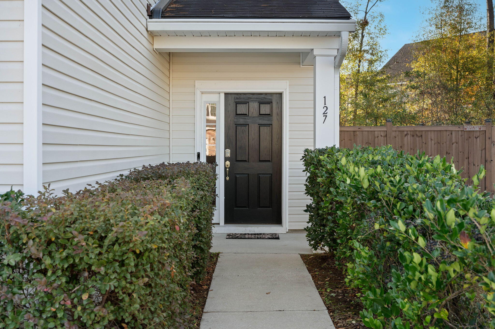 127 Lakestone Road