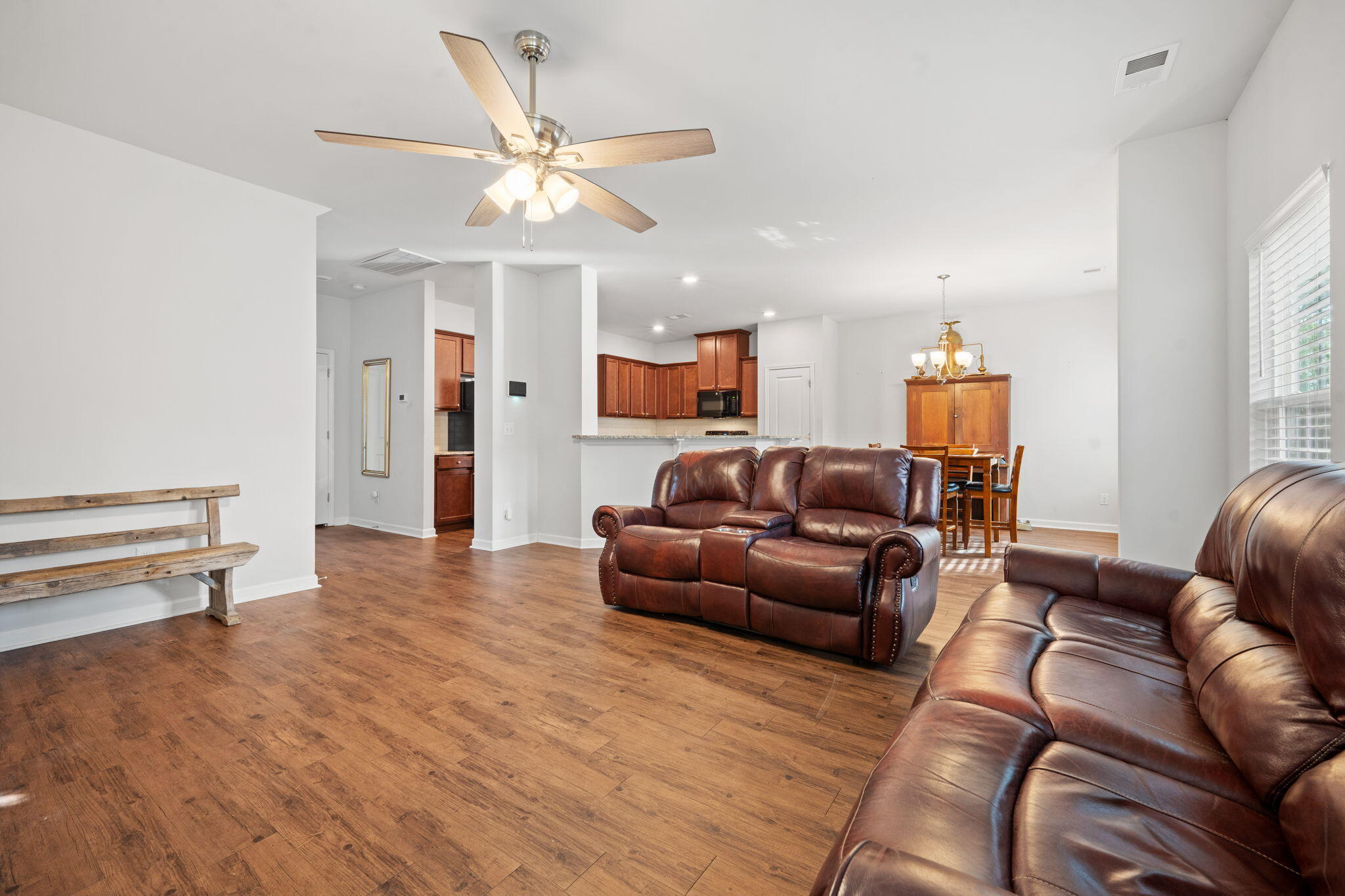 127 Lakestone Road