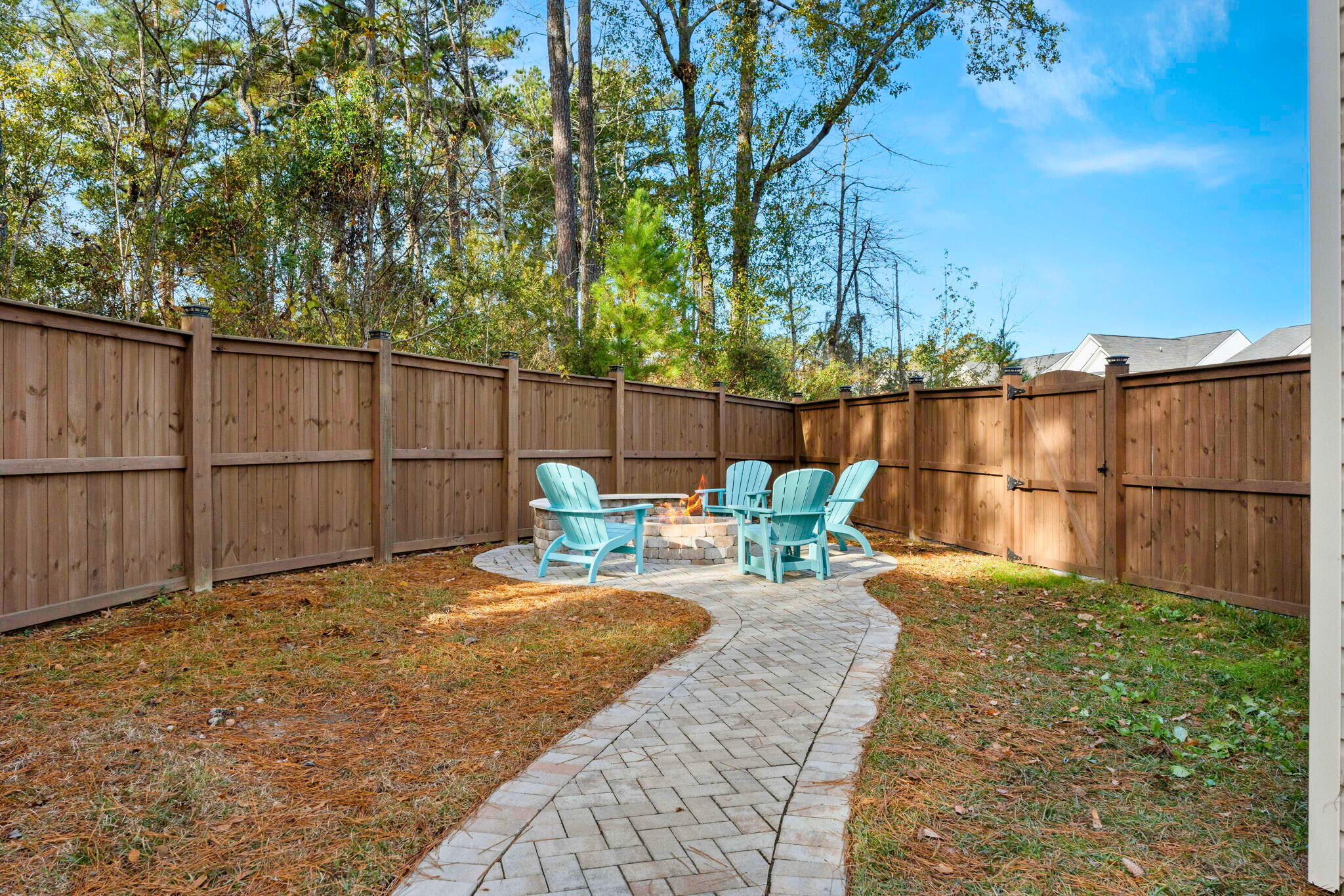 127 Lakestone Road