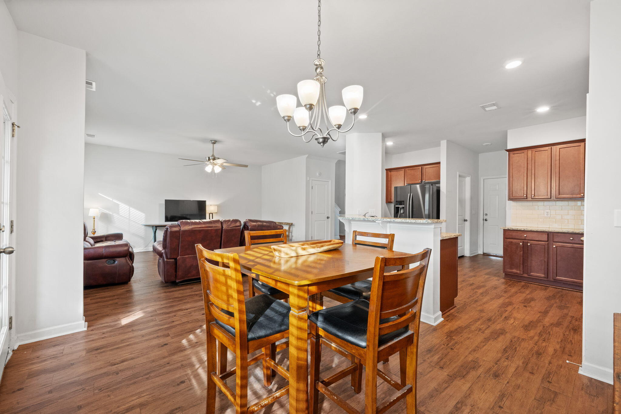 127 Lakestone Road