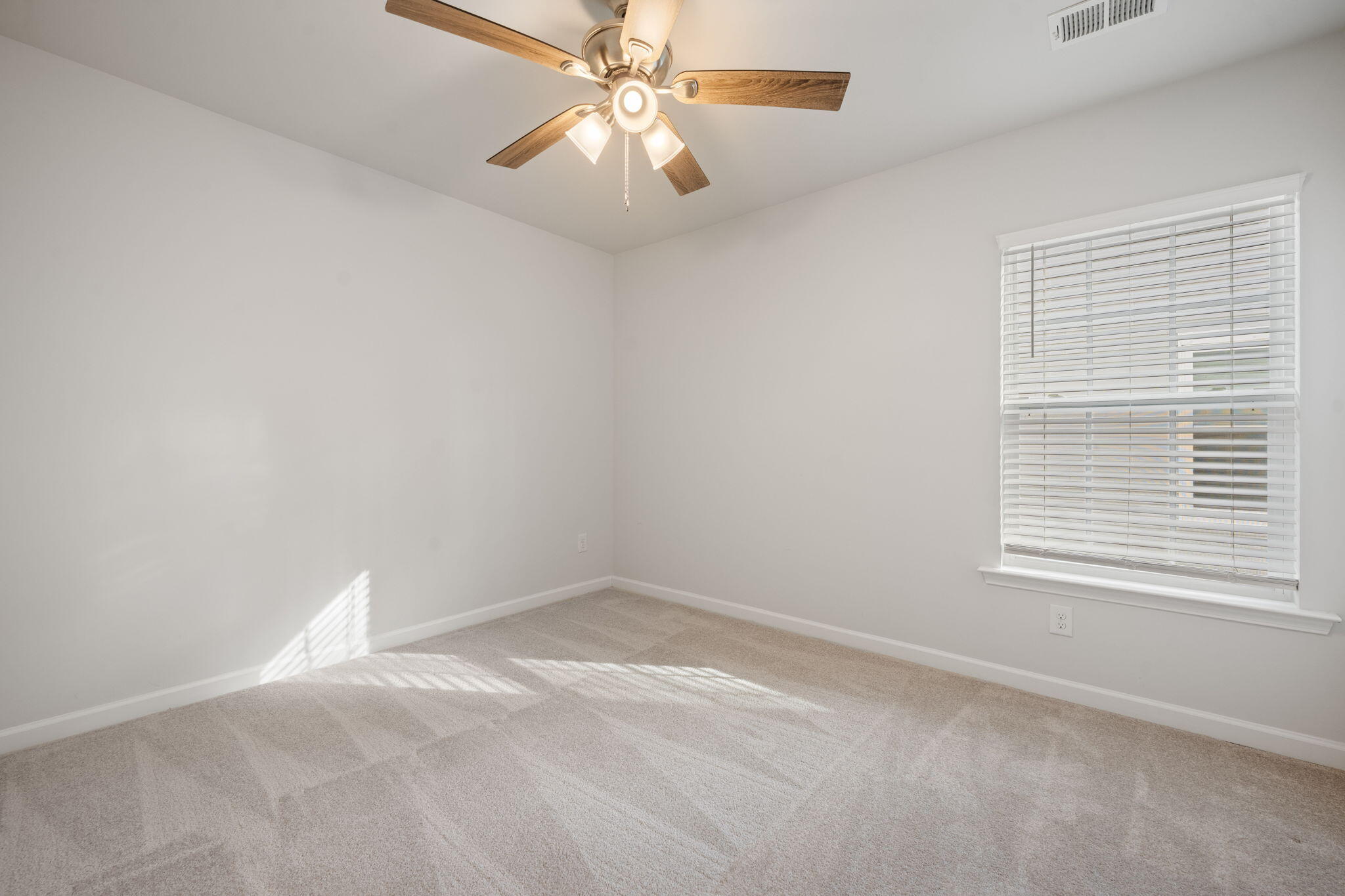 127 Lakestone Road